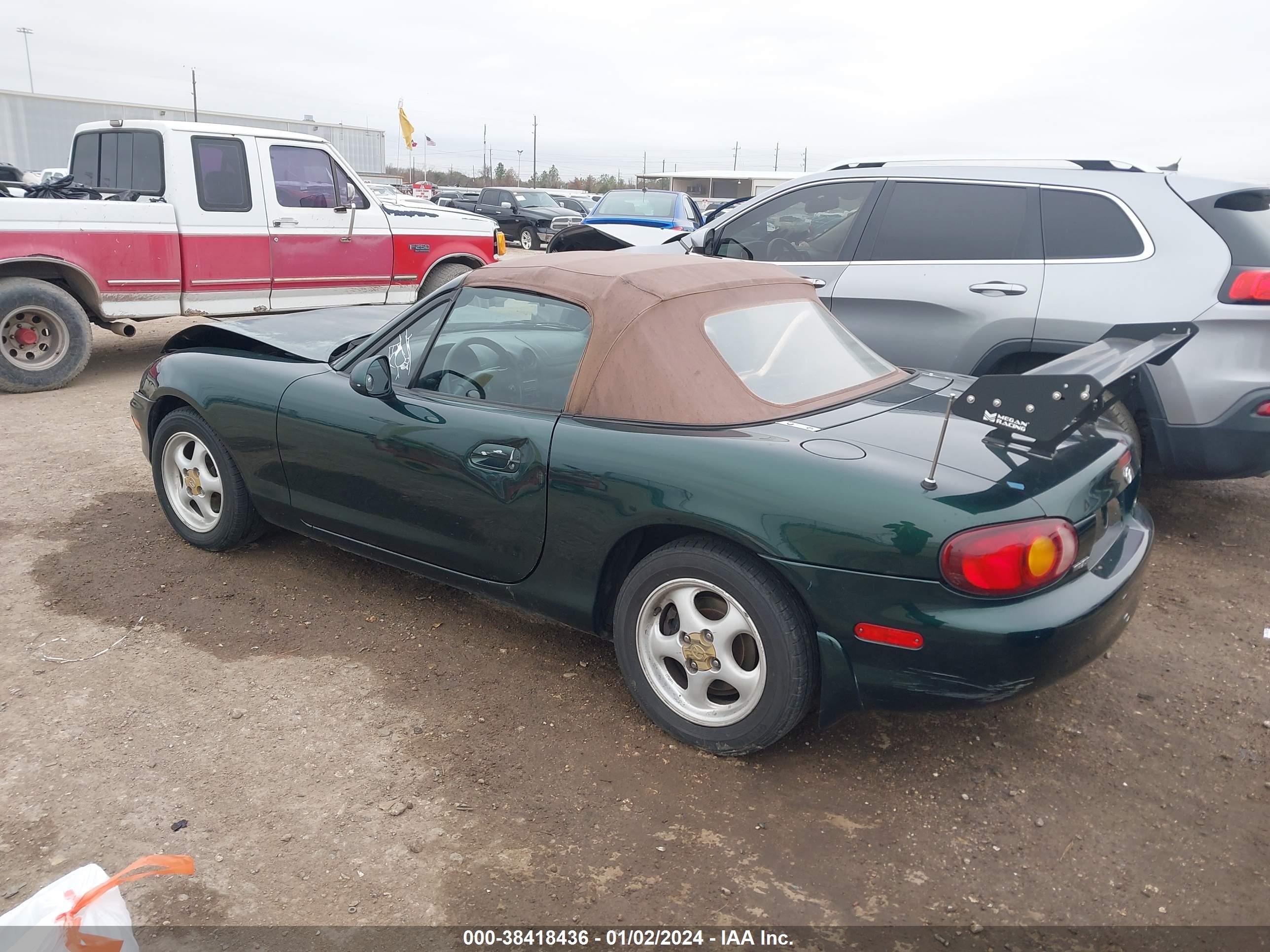 Photo 2 VIN: JM1NB3534Y0147535 - MAZDA MX-5 