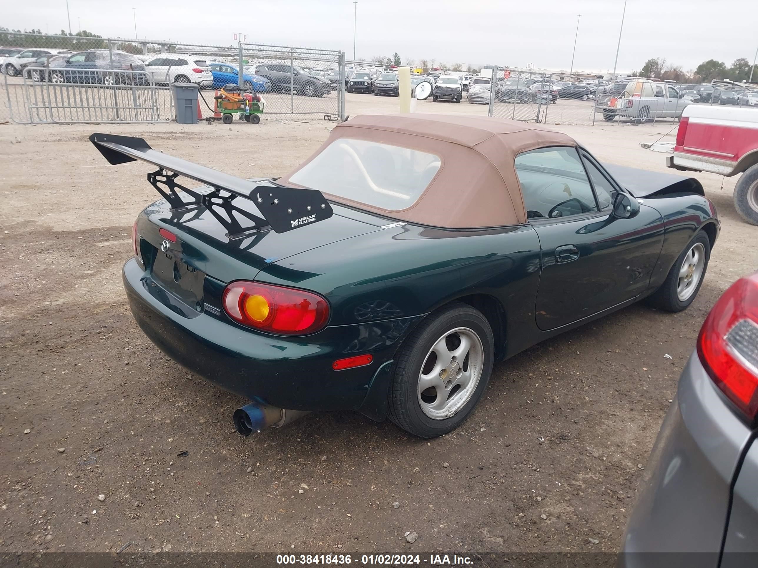 Photo 3 VIN: JM1NB3534Y0147535 - MAZDA MX-5 