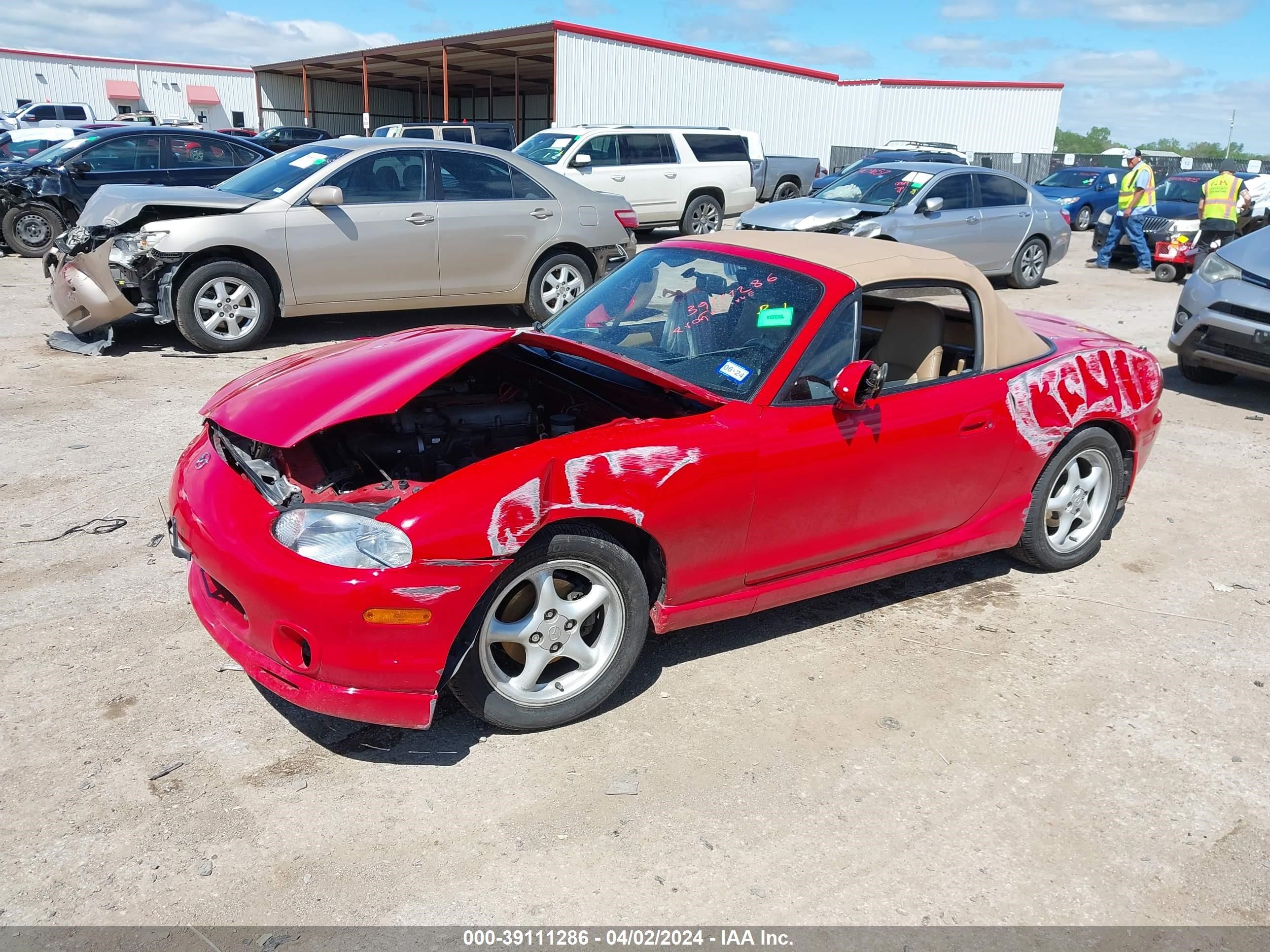 Photo 1 VIN: JM1NB3535Y0154672 - MAZDA MX-5 