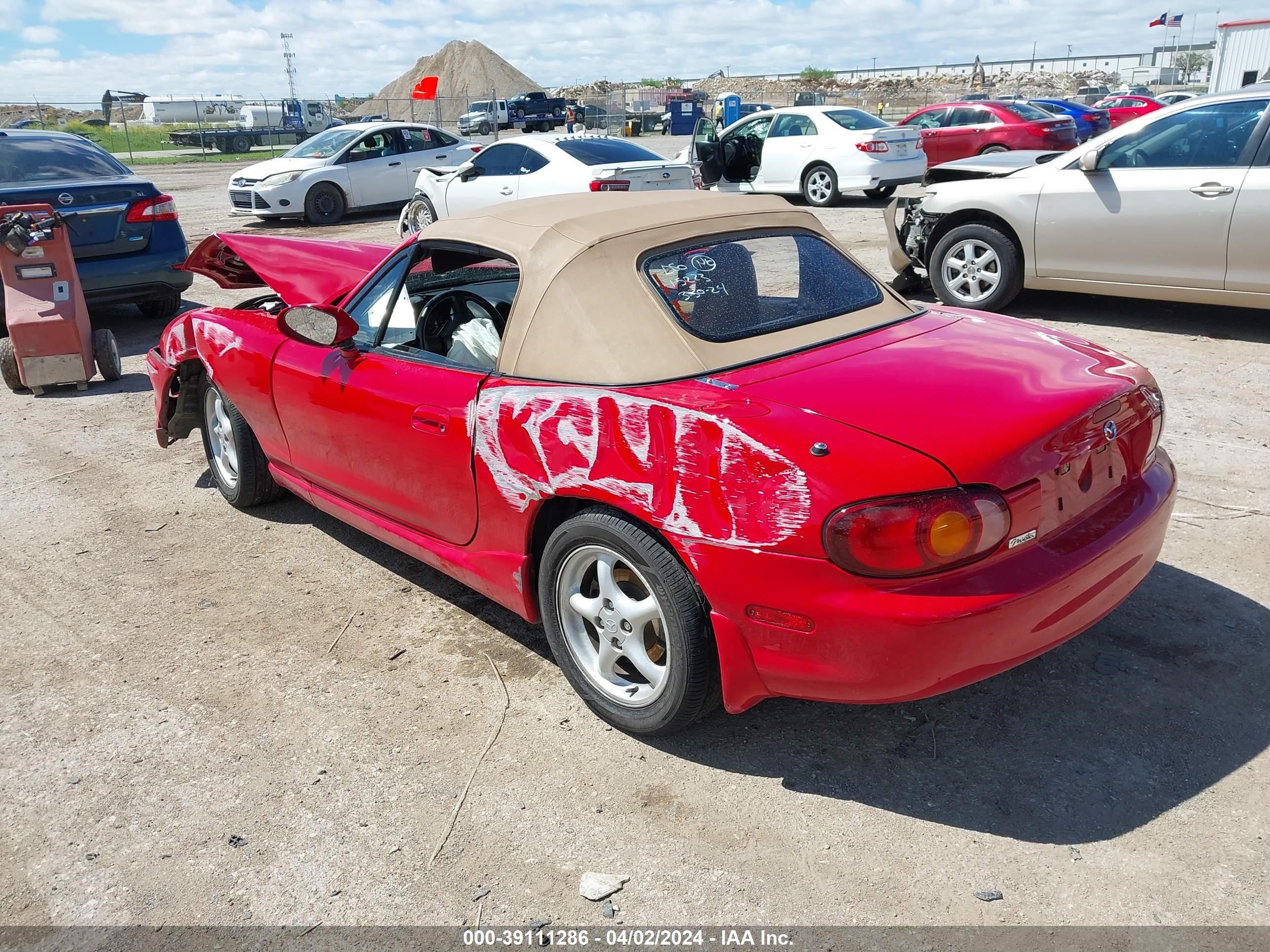 Photo 2 VIN: JM1NB3535Y0154672 - MAZDA MX-5 