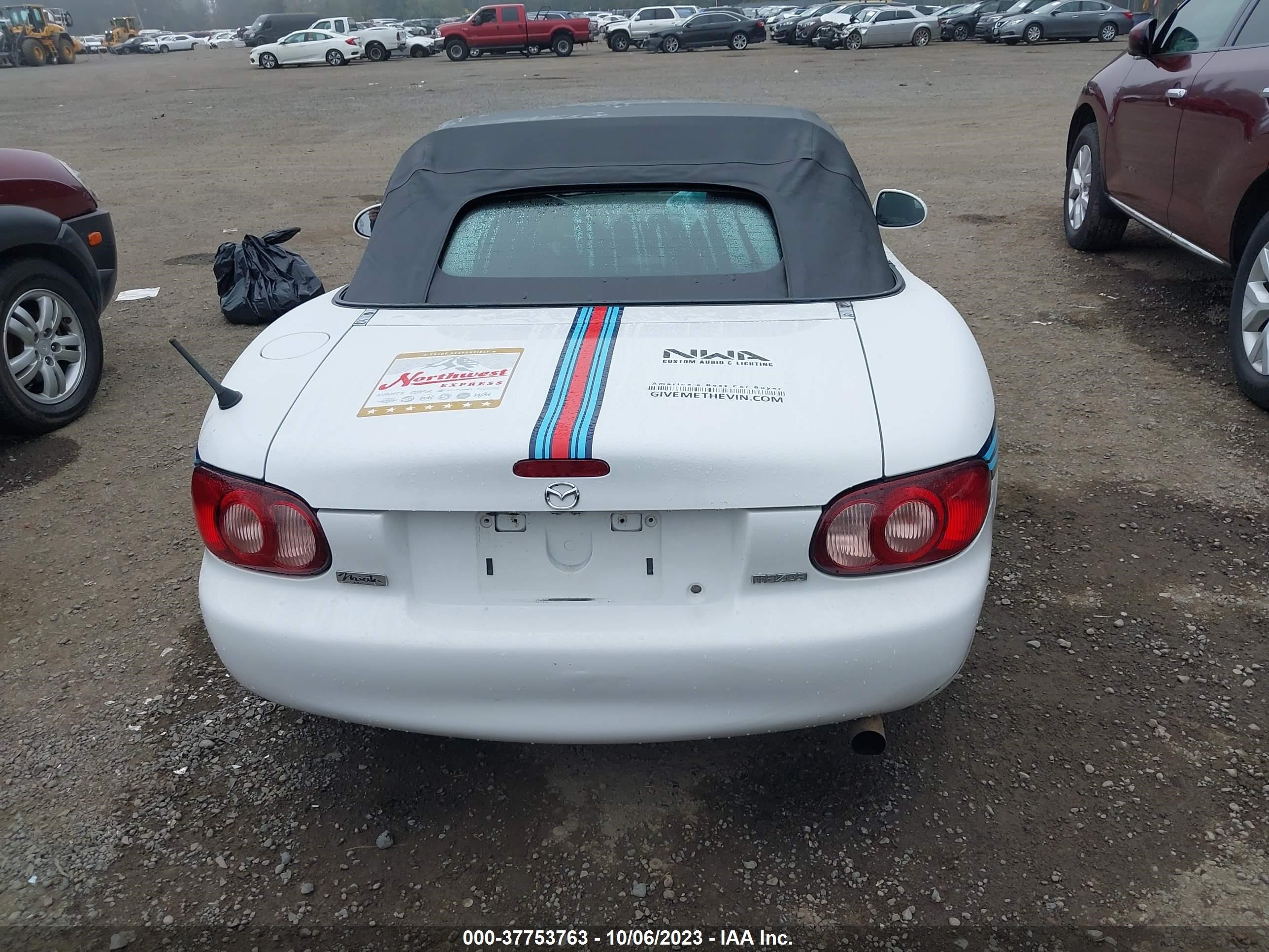 Photo 15 VIN: JM1NB353620232626 - MAZDA MX-5 