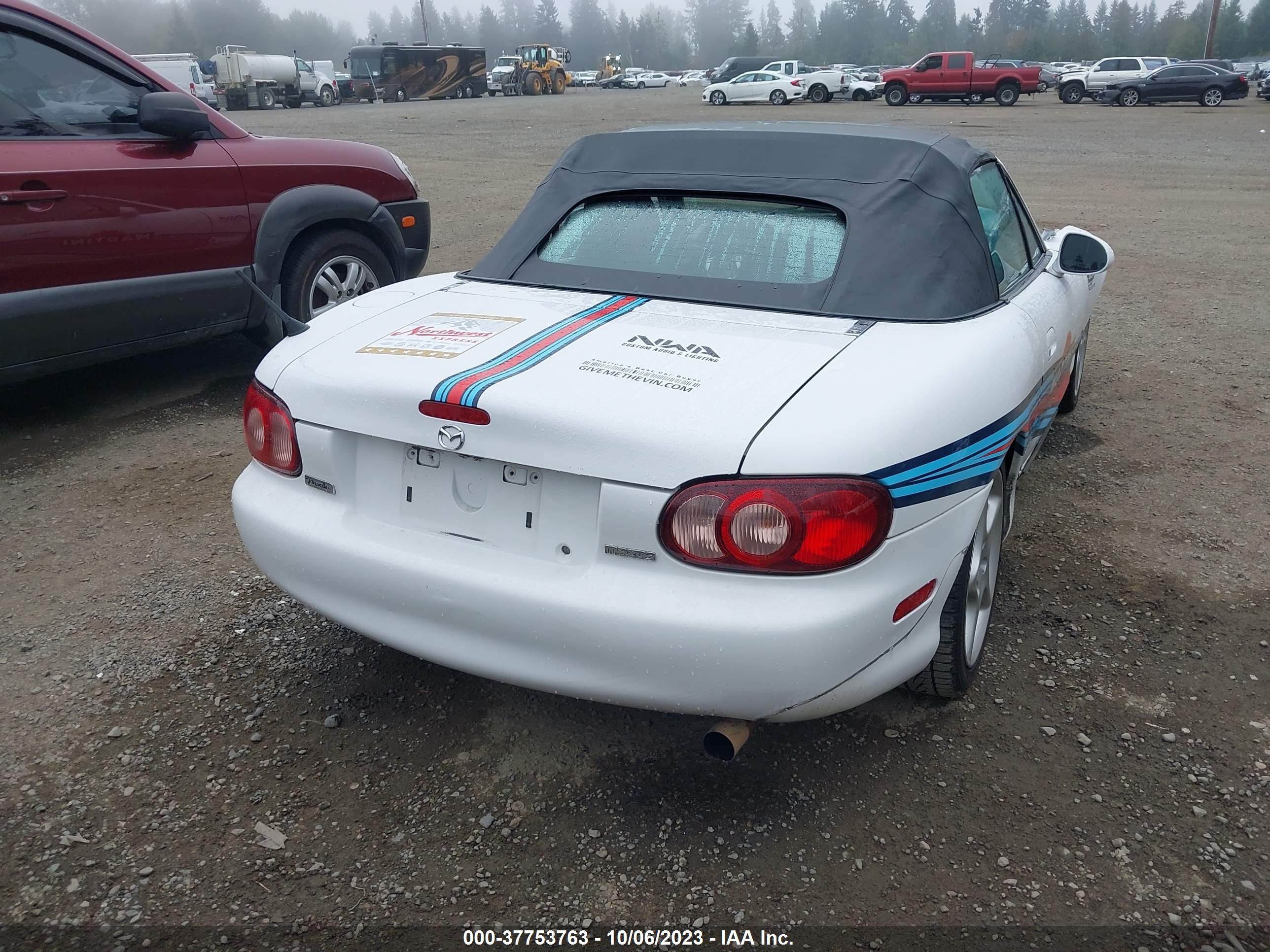 Photo 3 VIN: JM1NB353620232626 - MAZDA MX-5 