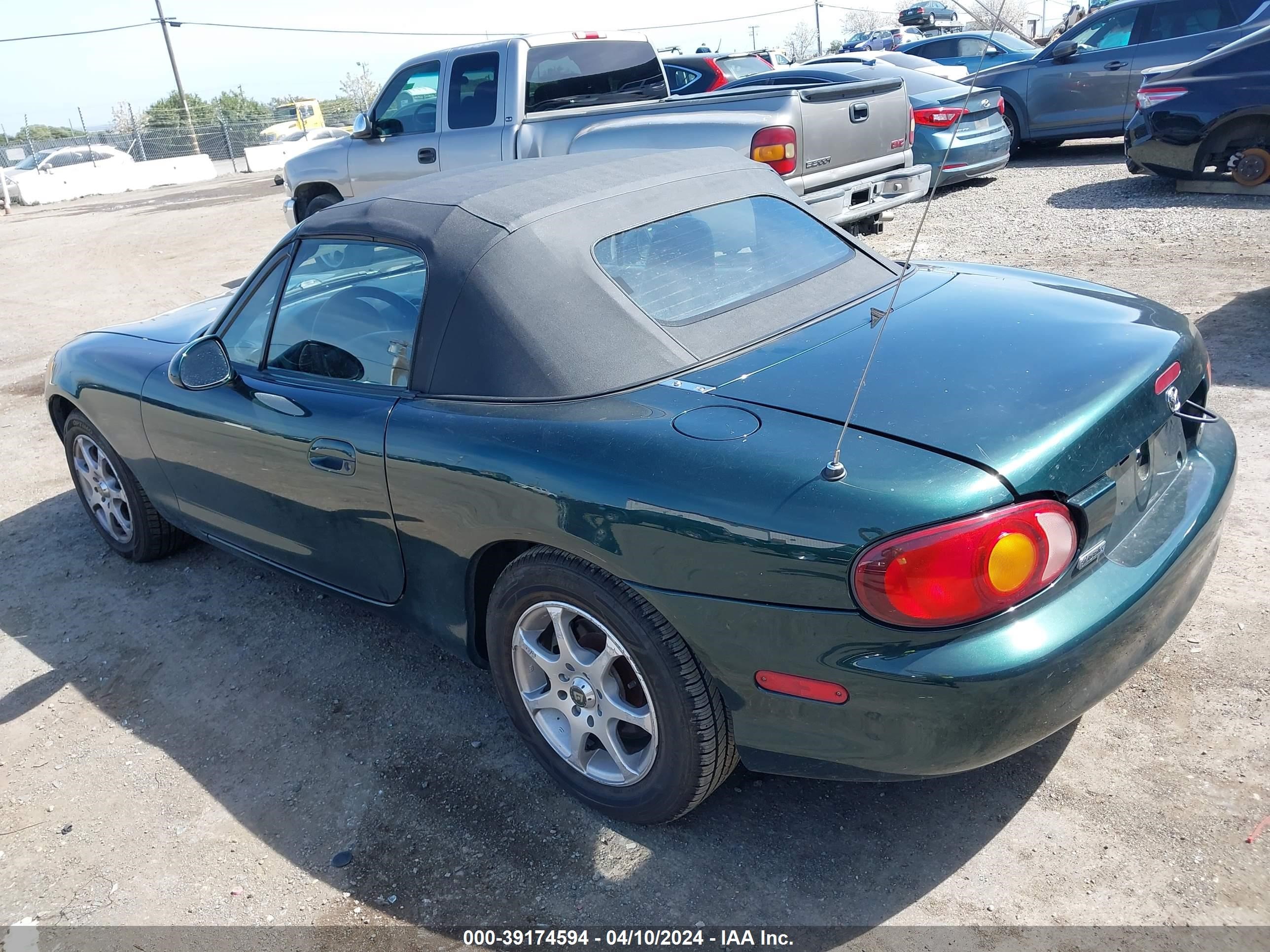 Photo 2 VIN: JM1NB3536X0114874 - MAZDA MX-5 