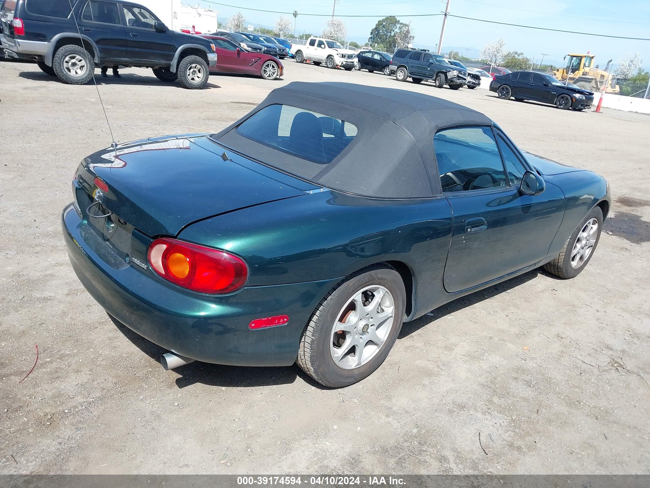 Photo 3 VIN: JM1NB3536X0114874 - MAZDA MX-5 