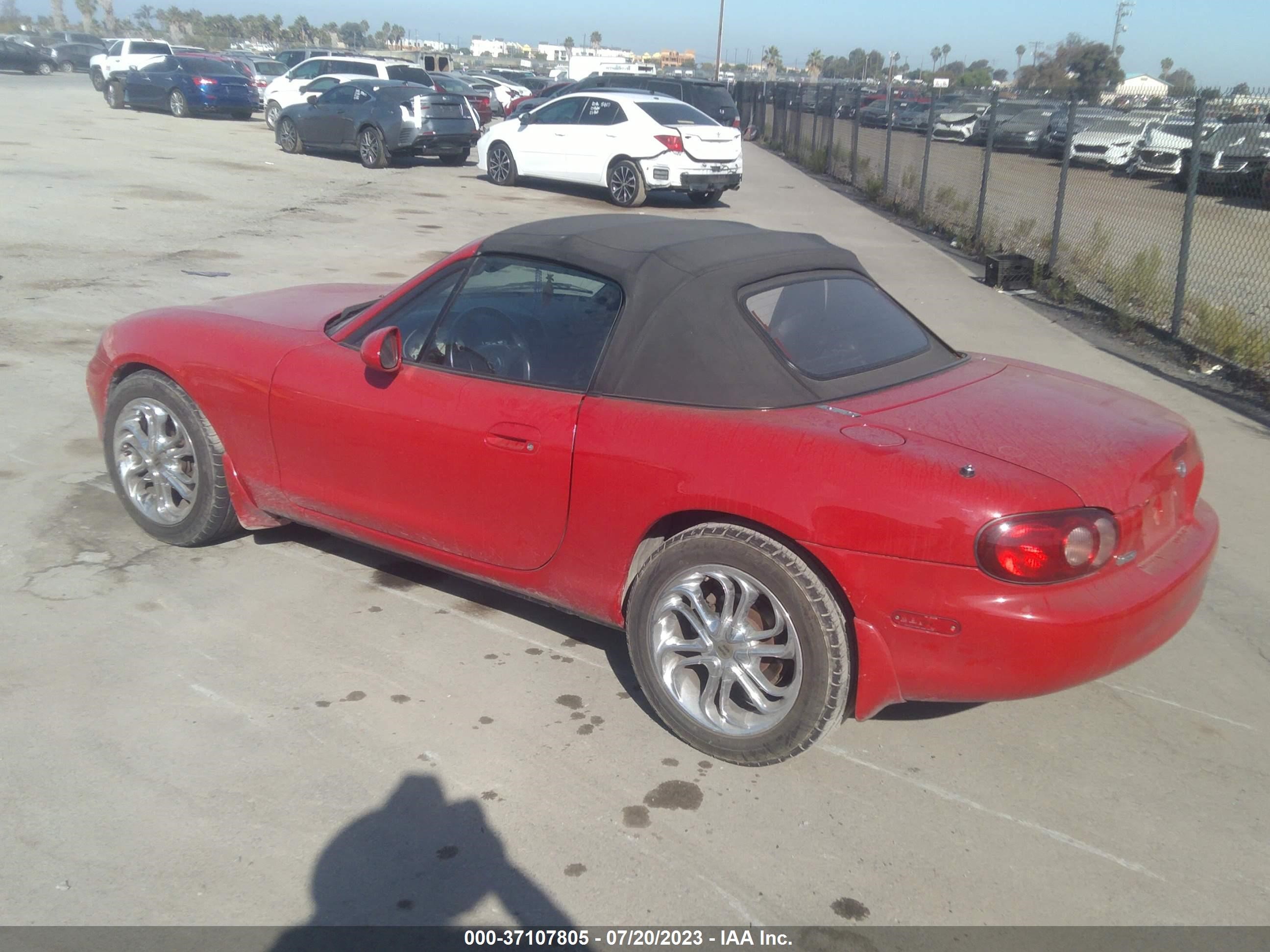 Photo 2 VIN: JM1NB353X10206271 - MAZDA MX-5 