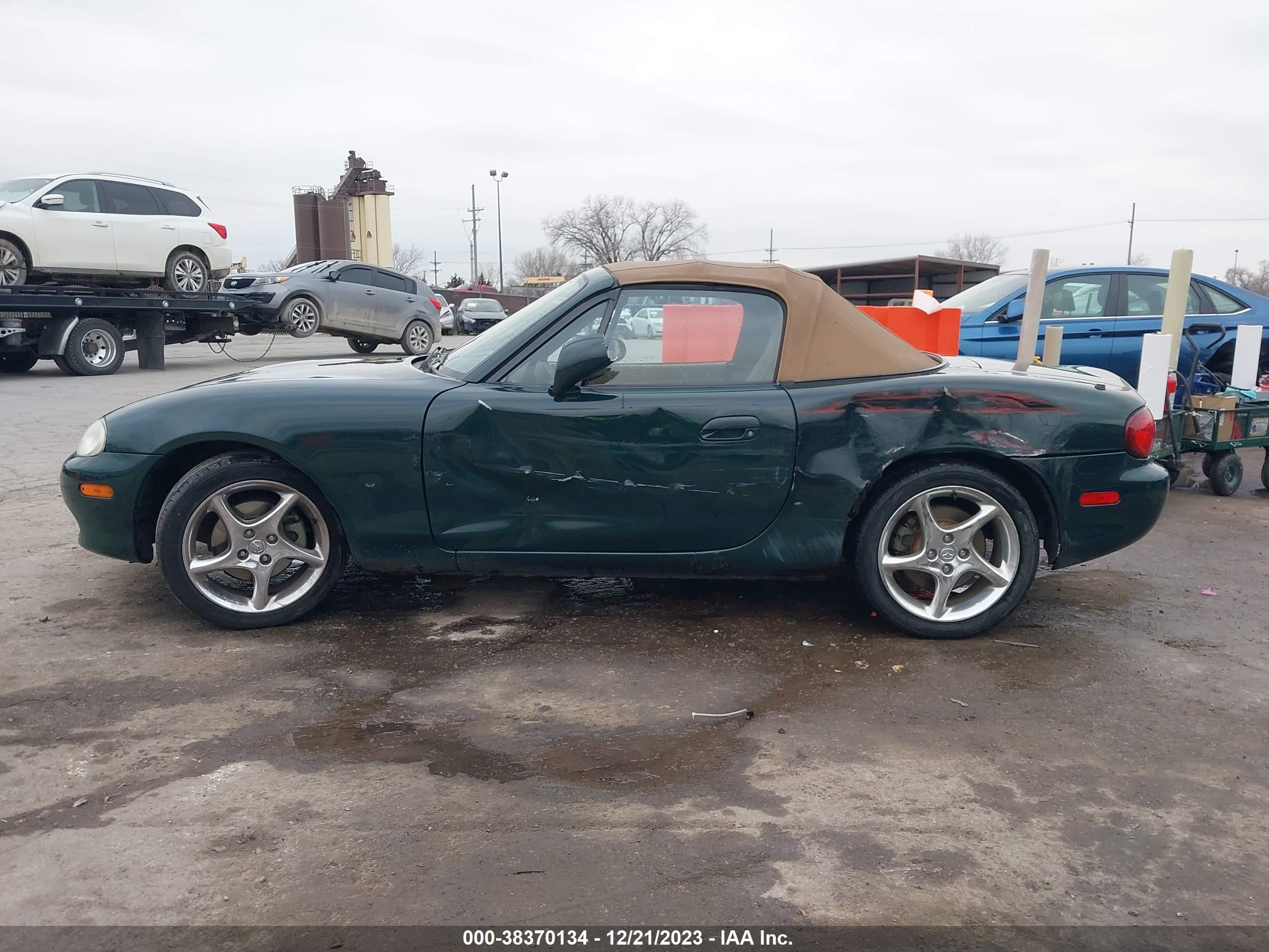 Photo 13 VIN: JM1NB353X10210532 - MAZDA MX-5 