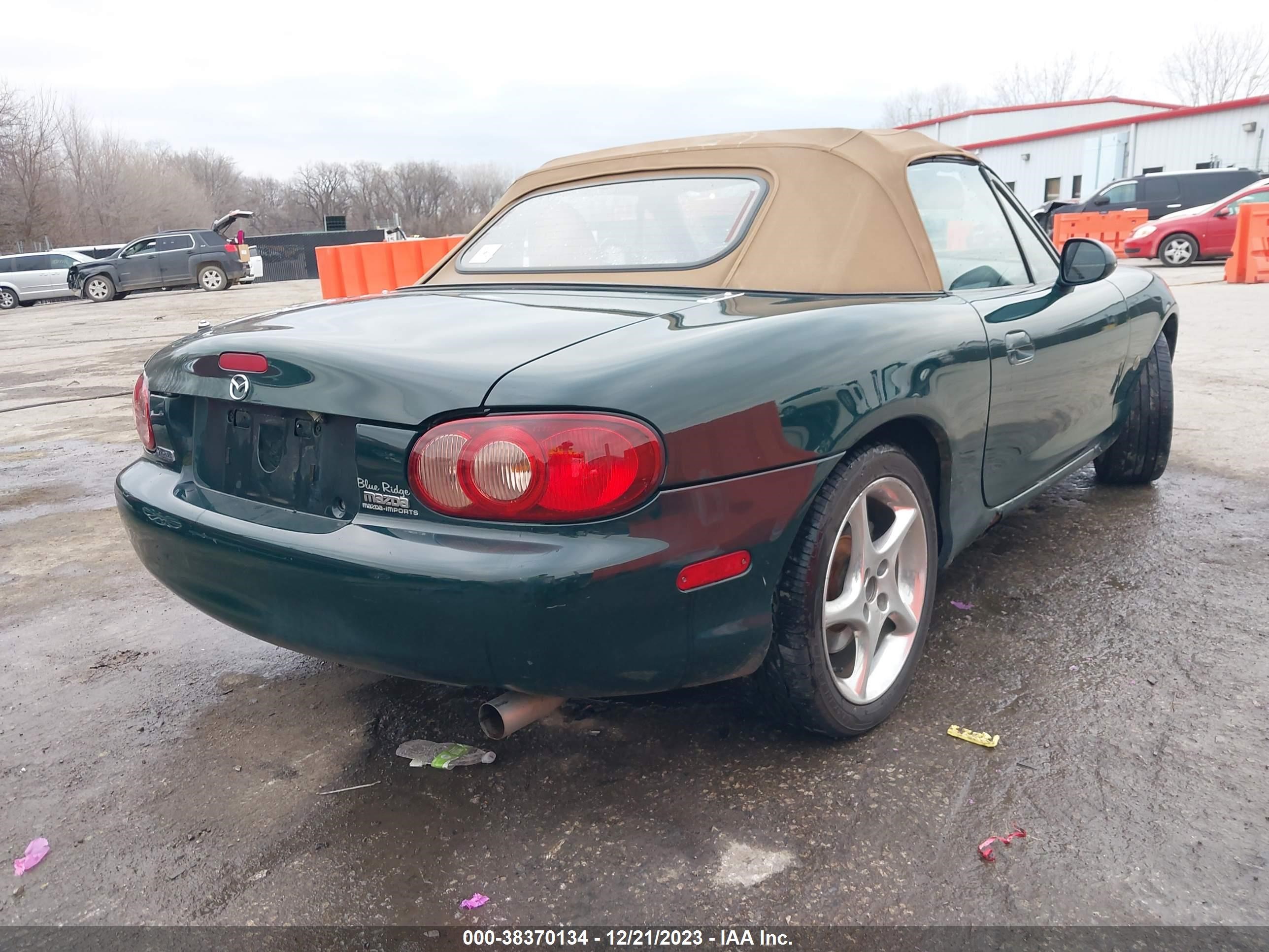 Photo 3 VIN: JM1NB353X10210532 - MAZDA MX-5 