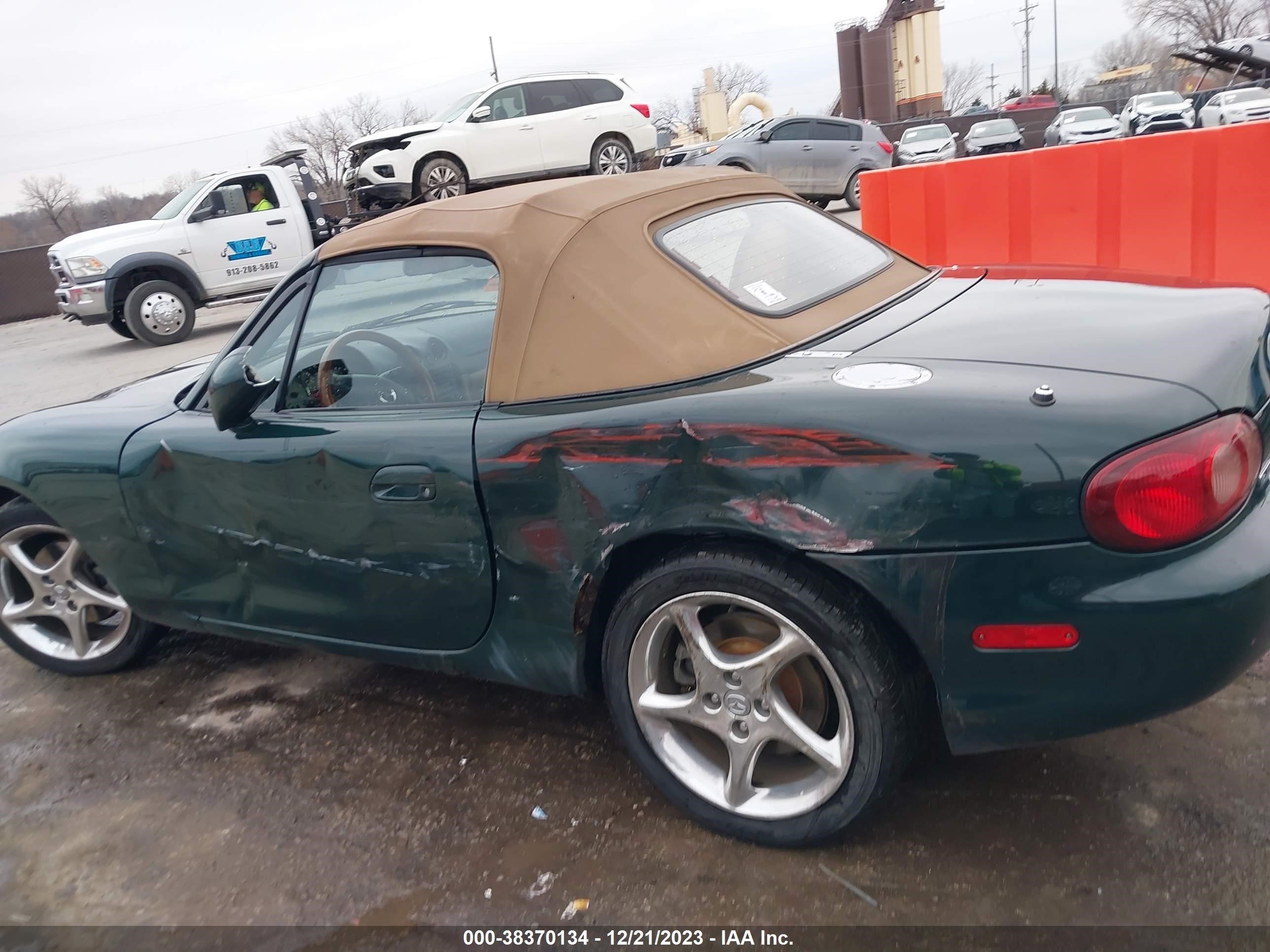 Photo 5 VIN: JM1NB353X10210532 - MAZDA MX-5 