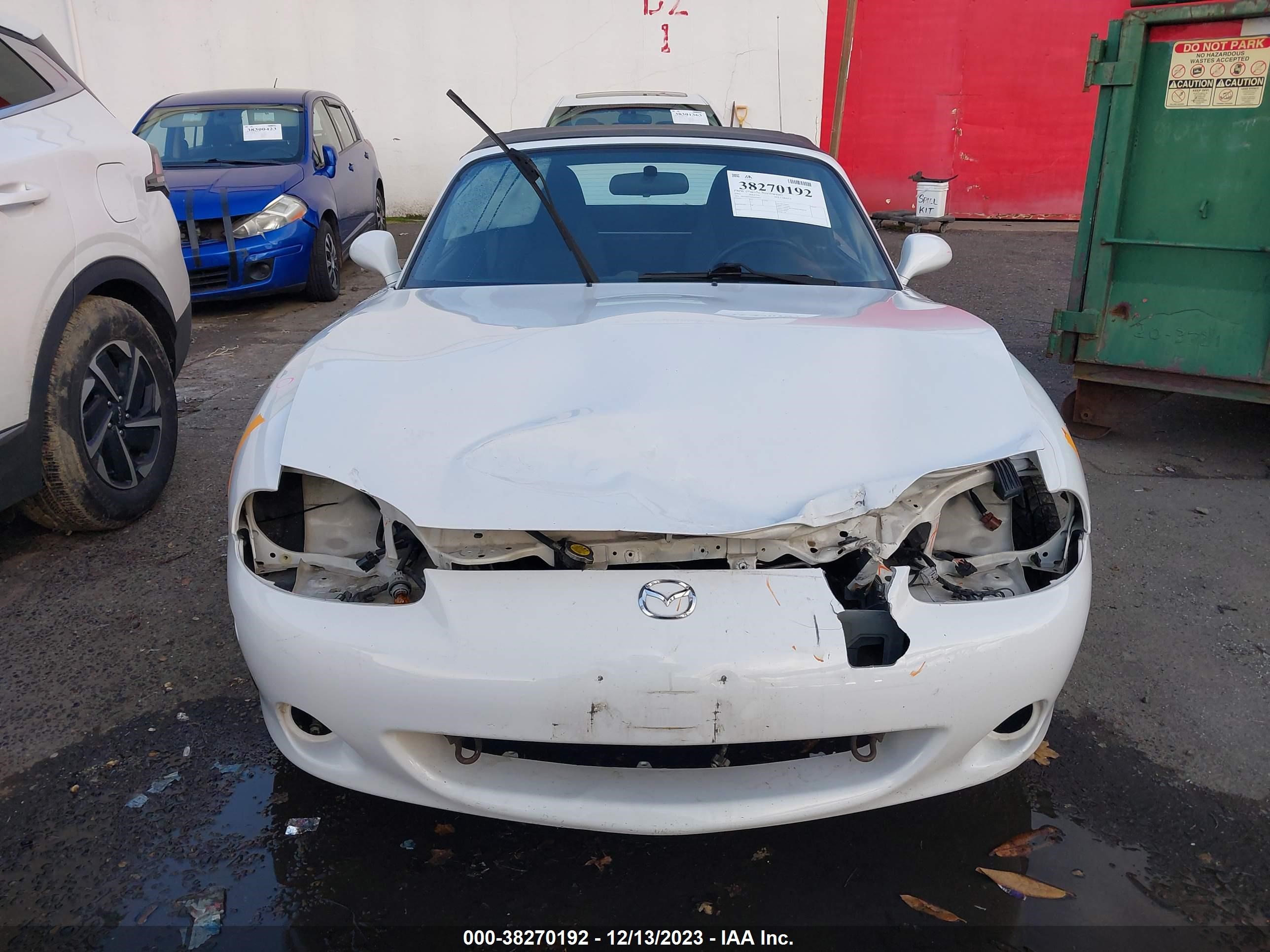 Photo 11 VIN: JM1NB353X20233908 - MAZDA MX-5 