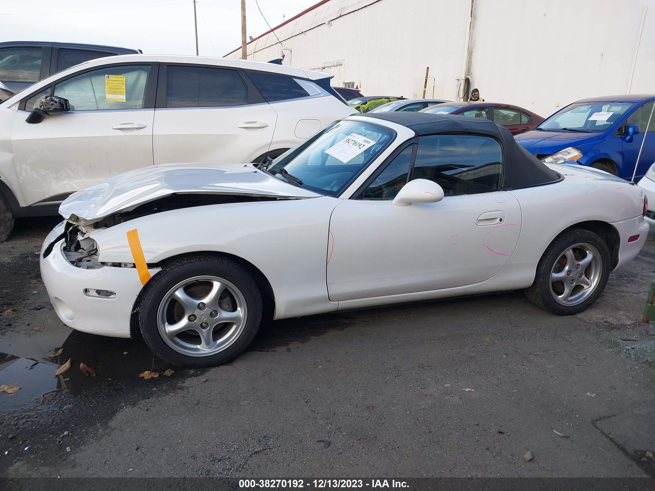 Photo 13 VIN: JM1NB353X20233908 - MAZDA MX-5 