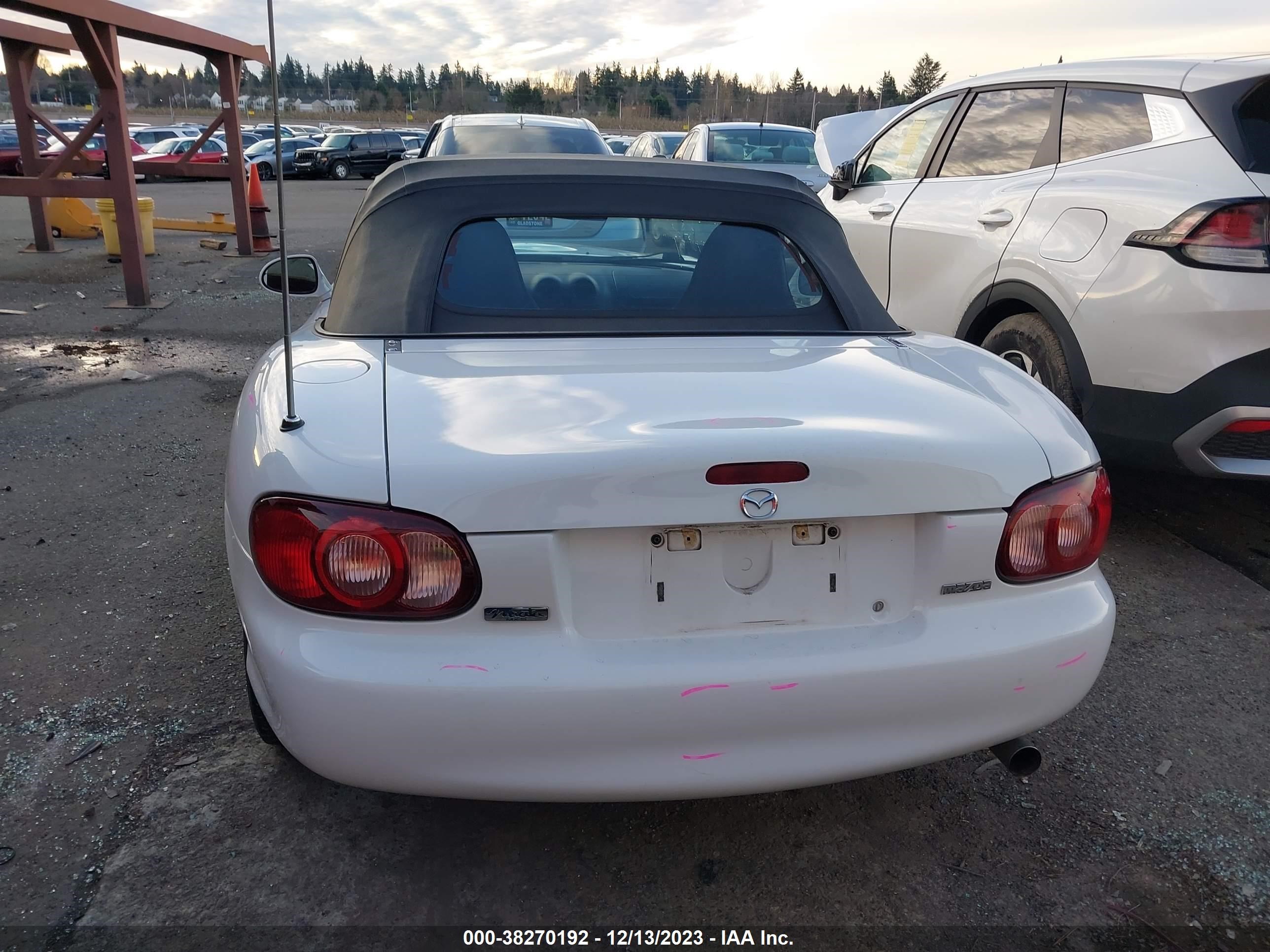 Photo 15 VIN: JM1NB353X20233908 - MAZDA MX-5 