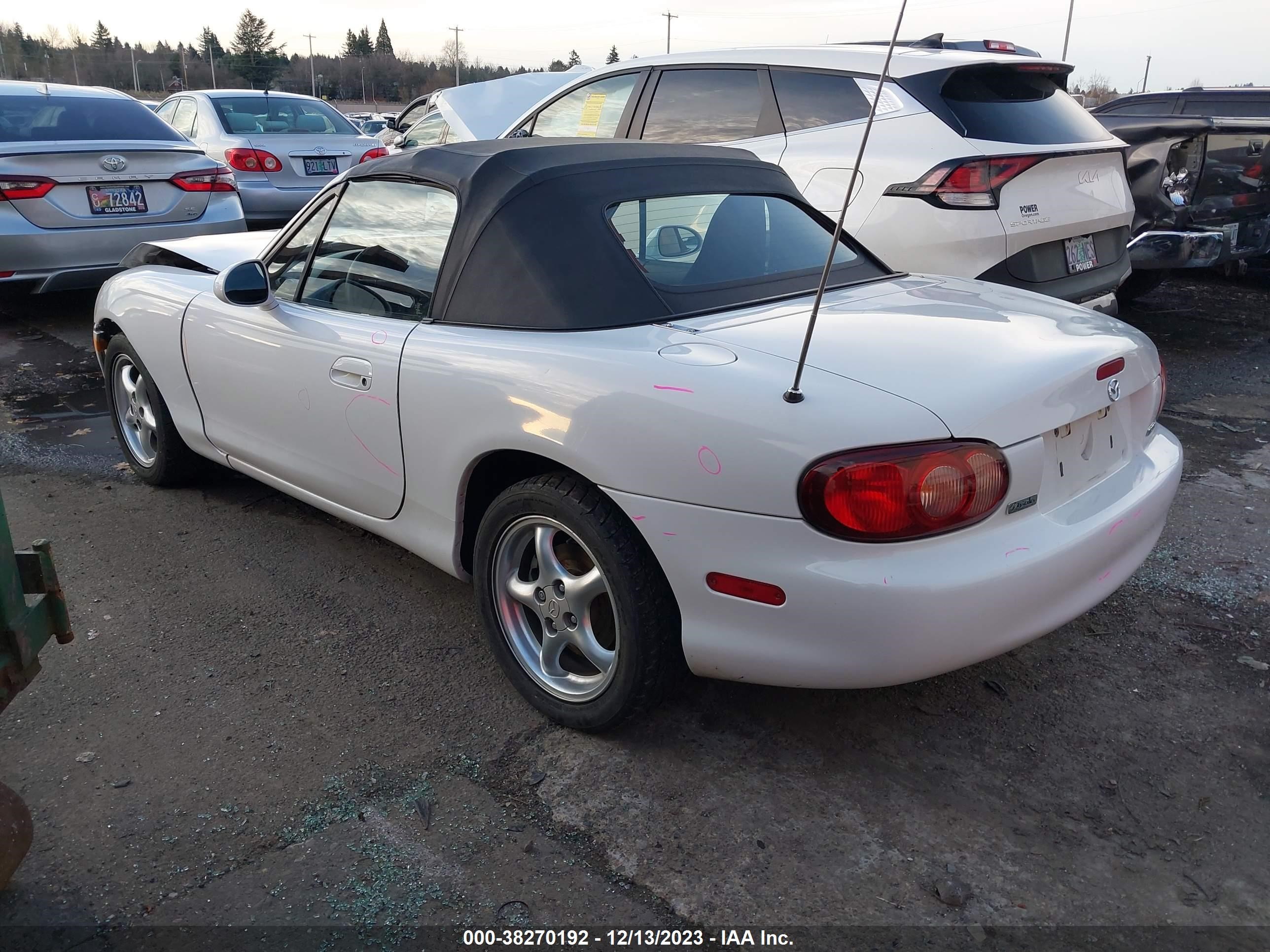 Photo 2 VIN: JM1NB353X20233908 - MAZDA MX-5 