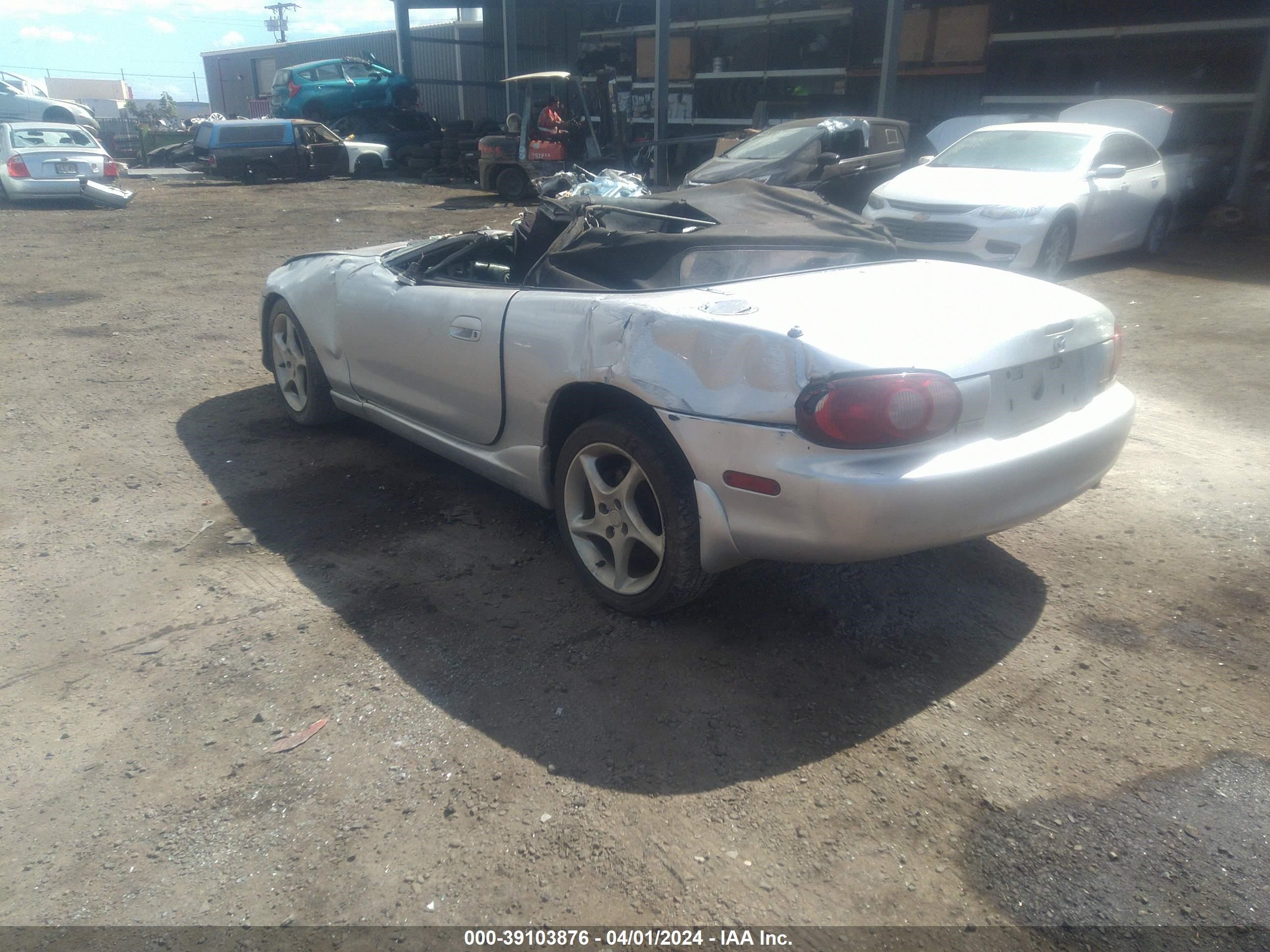 Photo 2 VIN: JM1NB353X30300492 - MAZDA MX-5 