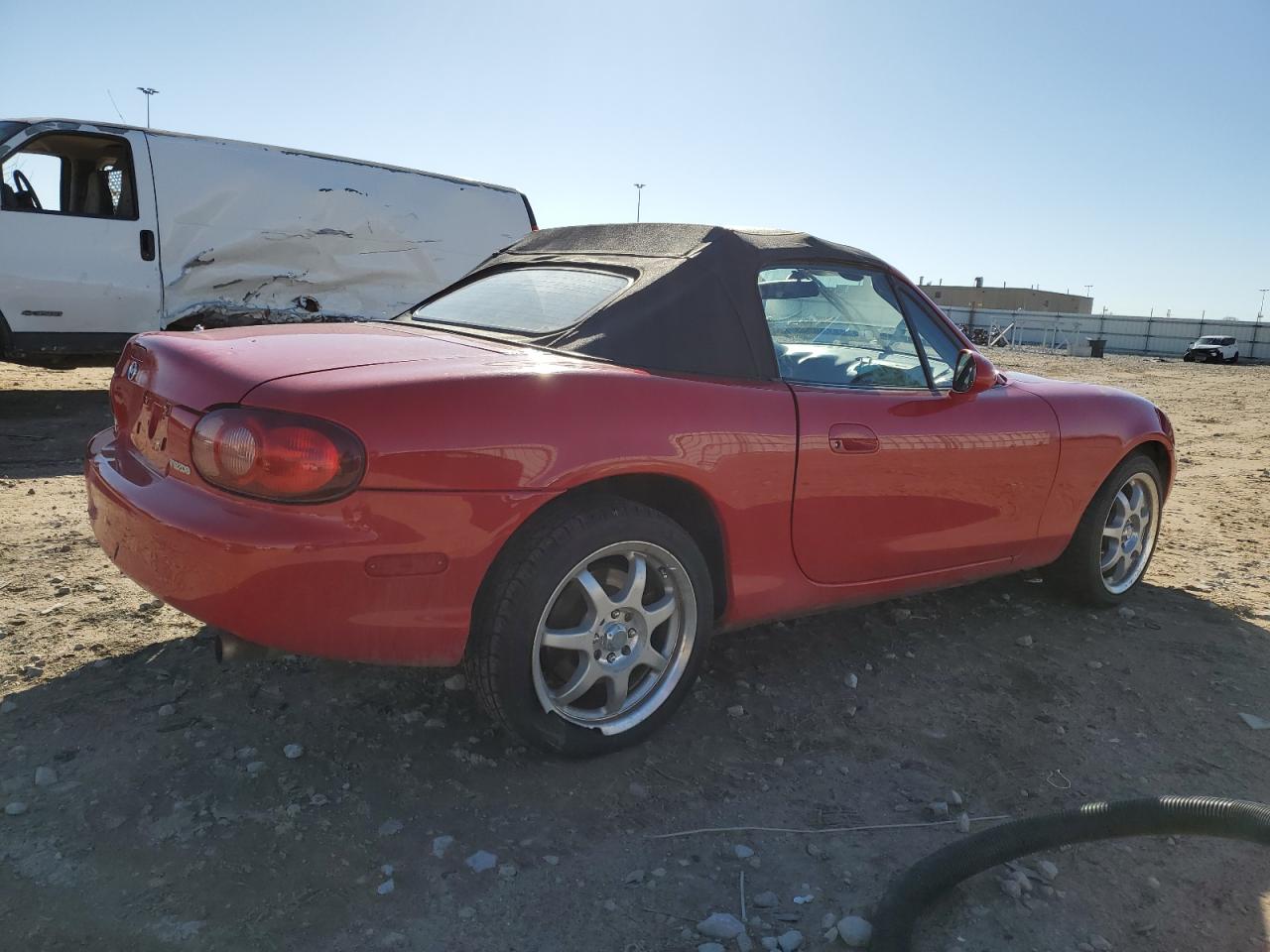 Photo 2 VIN: JM1NB353X30304400 - MAZDA MX-5 