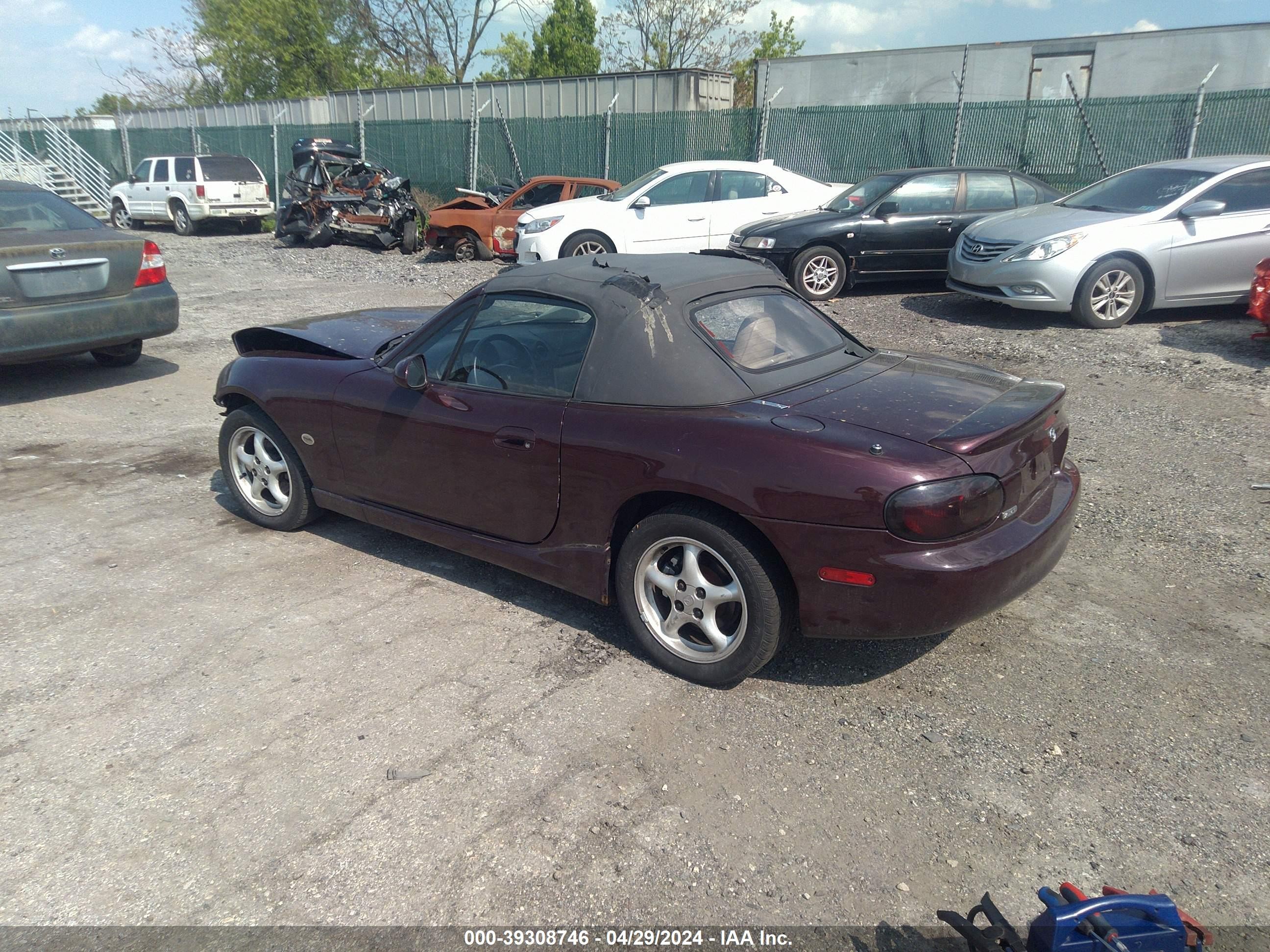 Photo 2 VIN: JM1NB353XY0146146 - MAZDA MX-5 