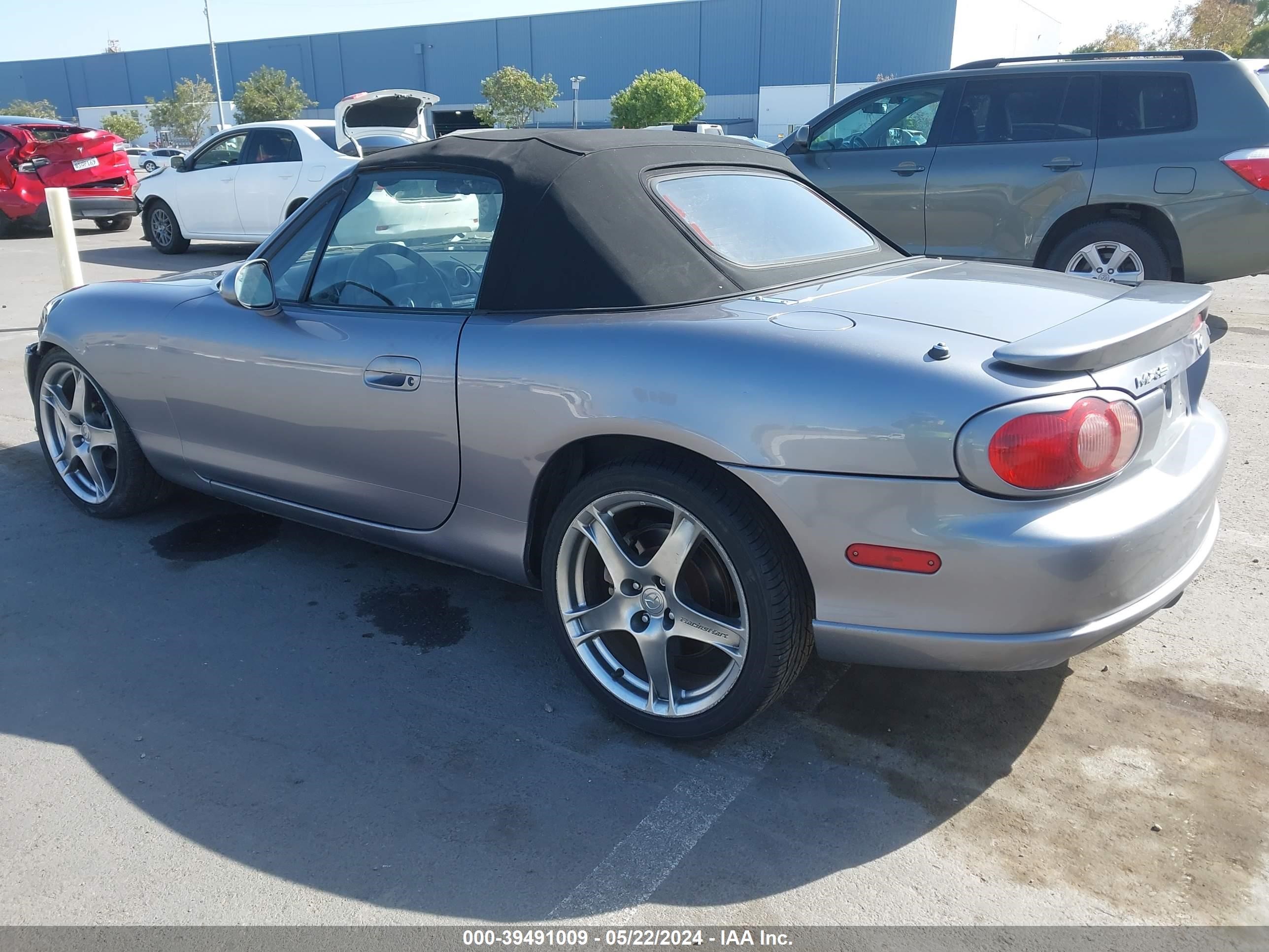 Photo 2 VIN: JM1NB354750411996 - MAZDA MX-5 