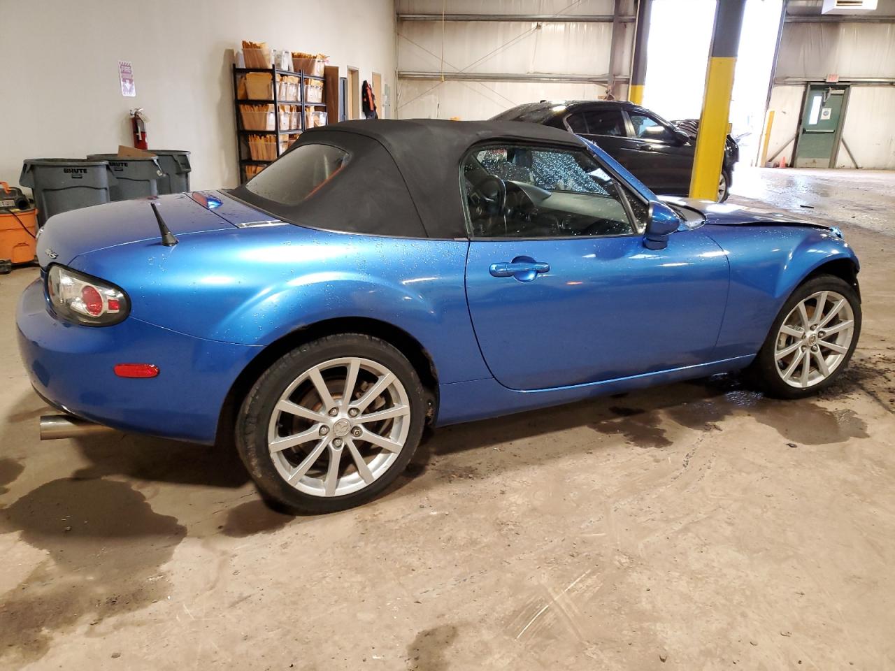 Photo 2 VIN: JM1NC25F060108374 - MAZDA MX-5 