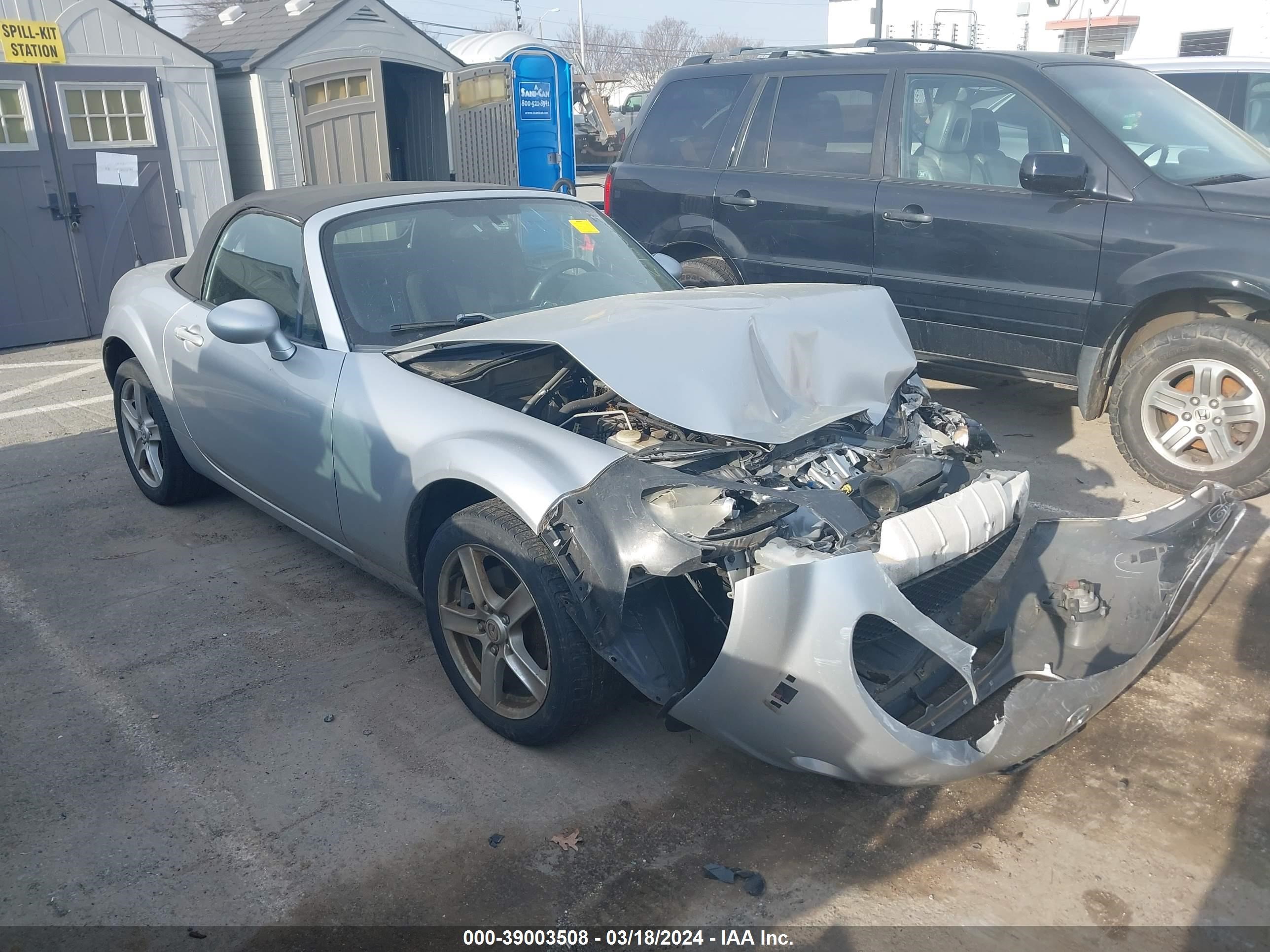 Photo 0 VIN: JM1NC25F060108469 - MAZDA MX-5 