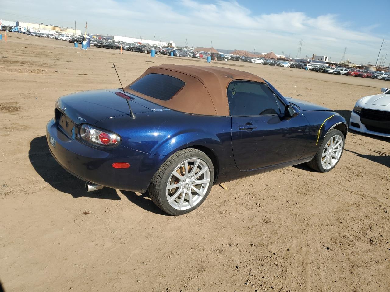 Photo 2 VIN: JM1NC25F470125017 - MAZDA MX-5 