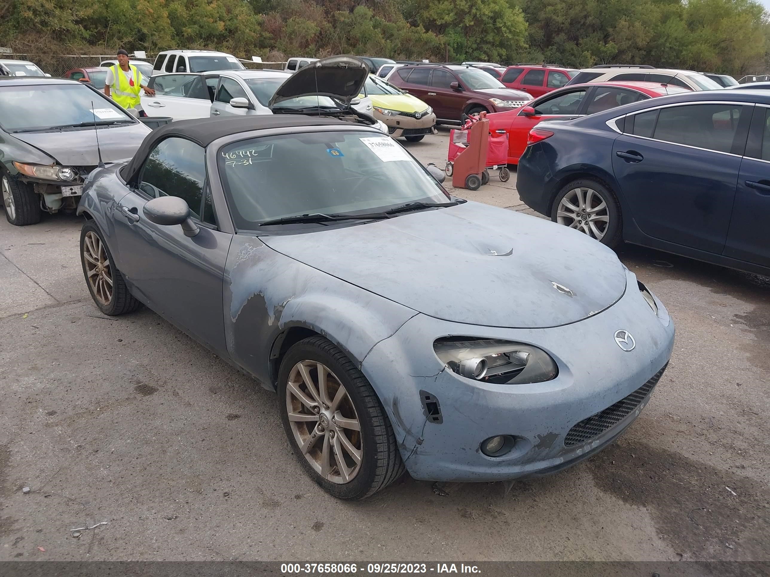 Photo 0 VIN: JM1NC25F580138781 - MAZDA MX-5 