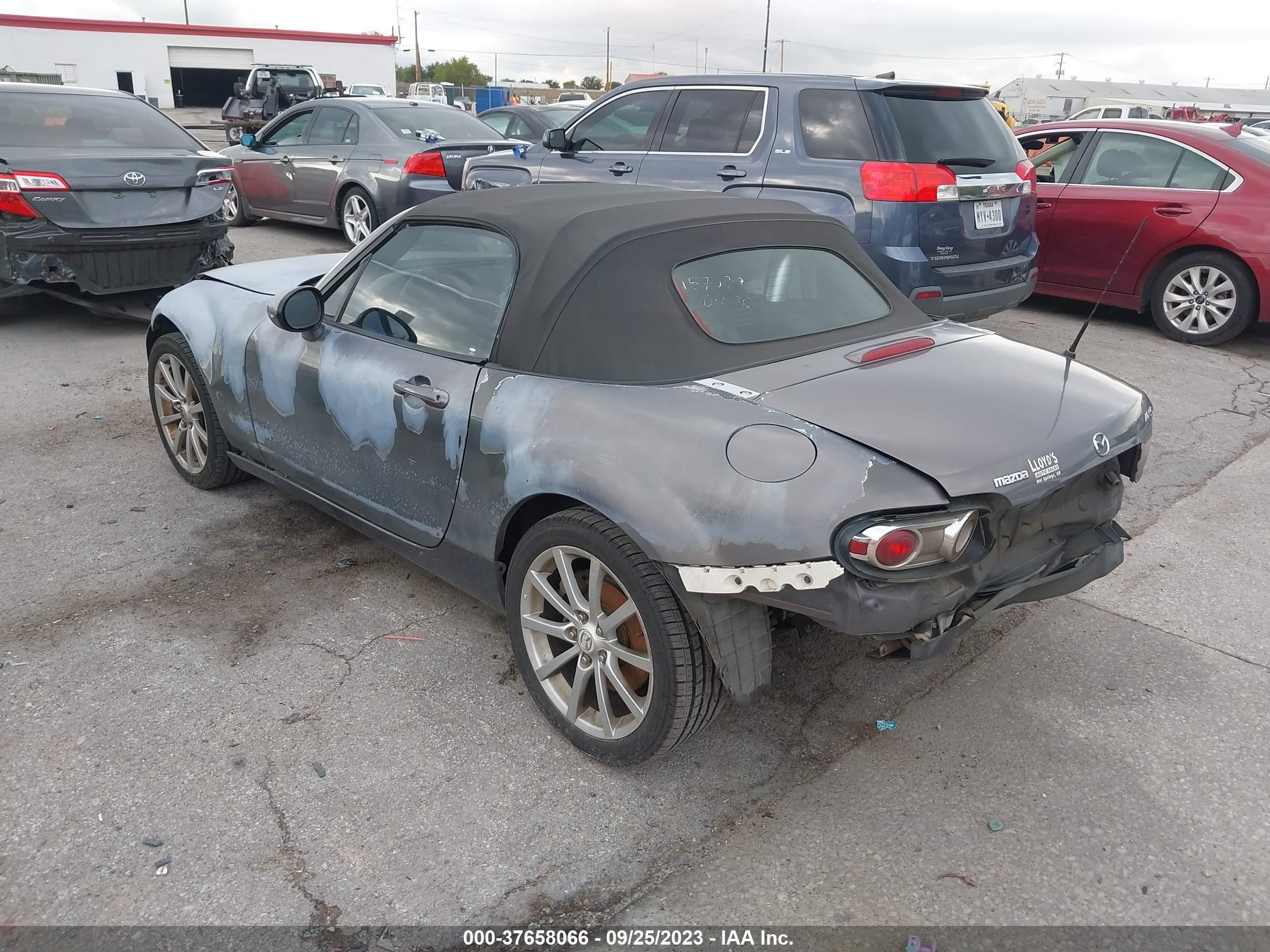 Photo 2 VIN: JM1NC25F580138781 - MAZDA MX-5 