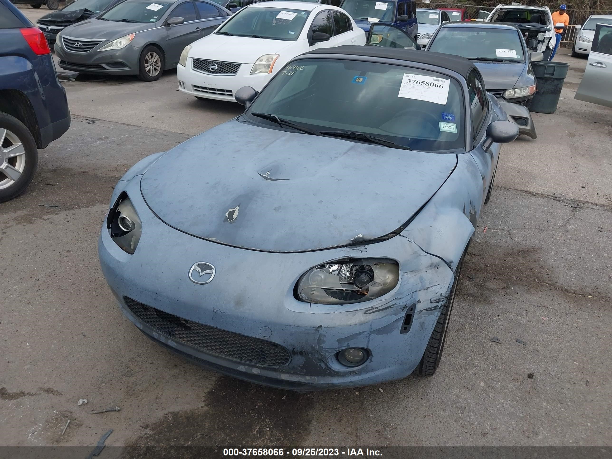 Photo 5 VIN: JM1NC25F580138781 - MAZDA MX-5 