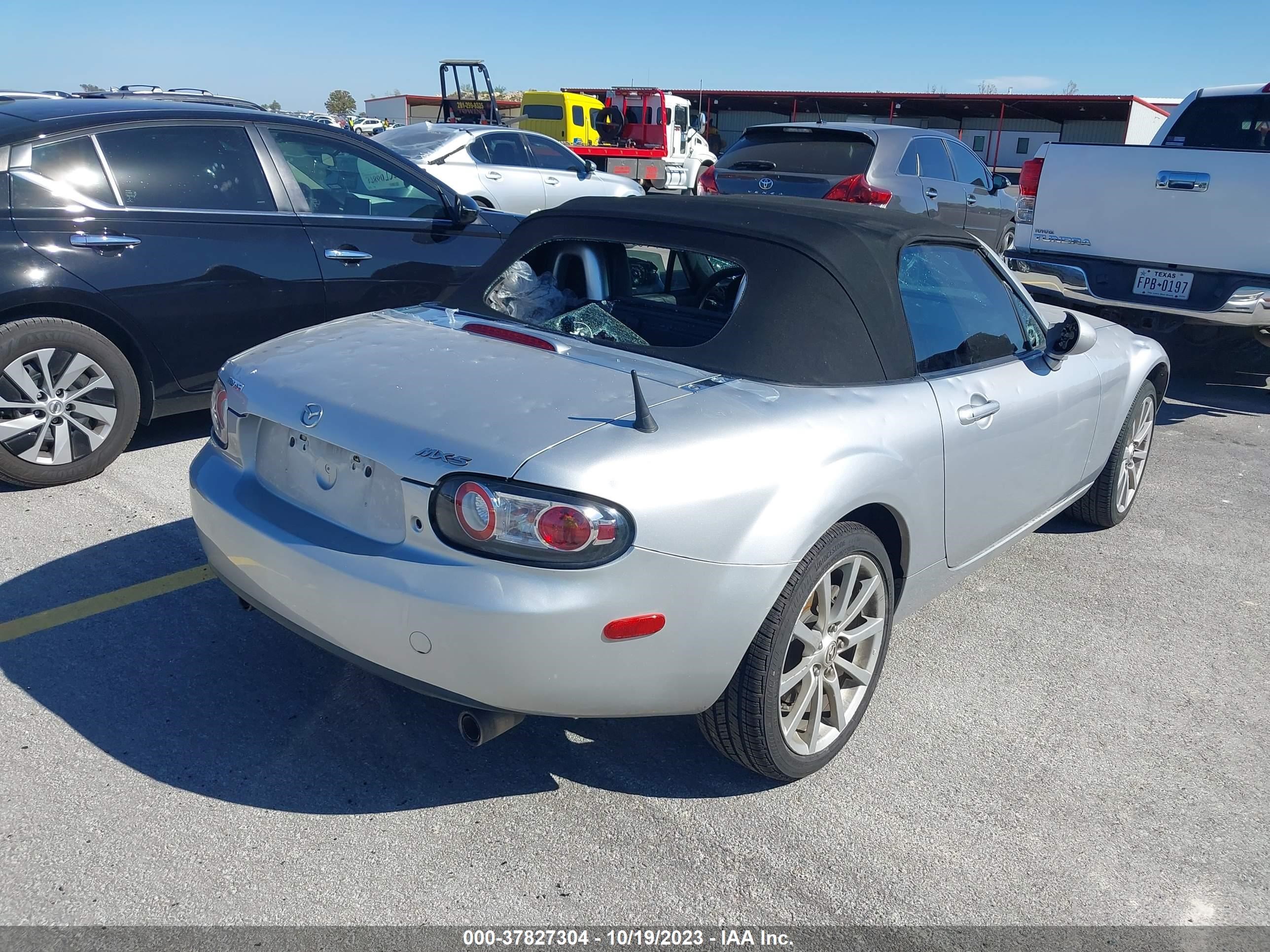 Photo 3 VIN: JM1NC25F580141728 - MAZDA MX-5 