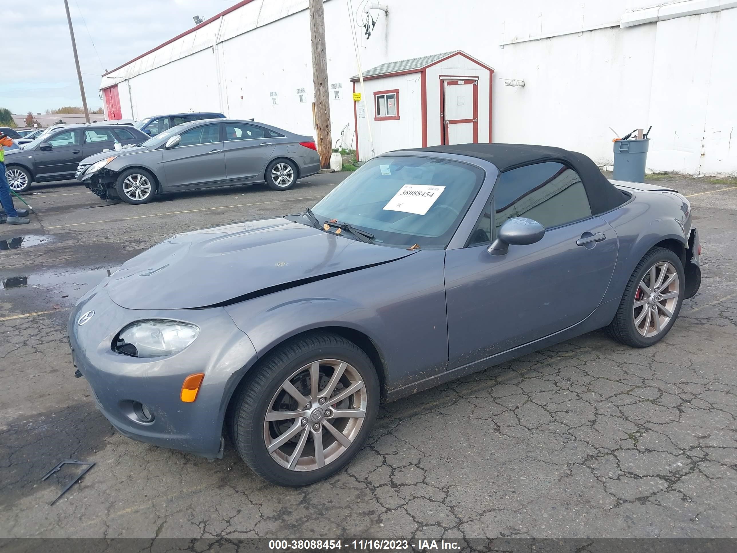 Photo 1 VIN: JM1NC25F670130378 - MAZDA MX-5 