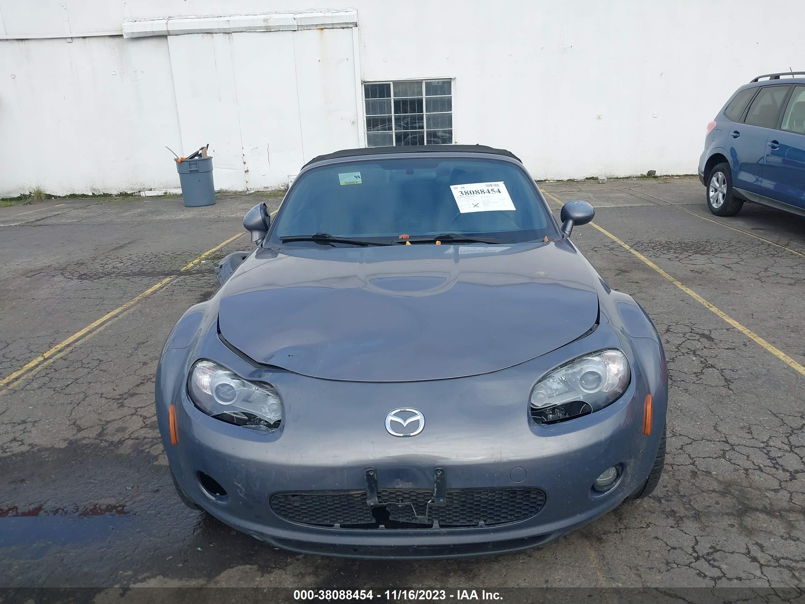 Photo 12 VIN: JM1NC25F670130378 - MAZDA MX-5 