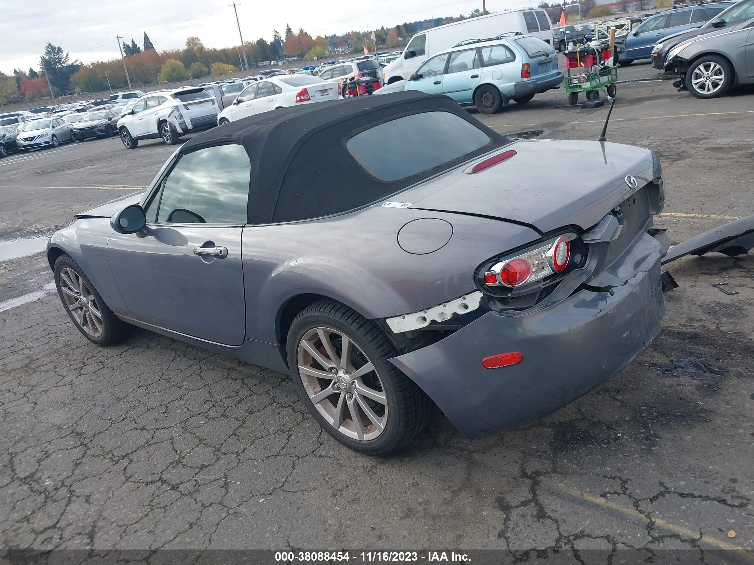 Photo 2 VIN: JM1NC25F670130378 - MAZDA MX-5 