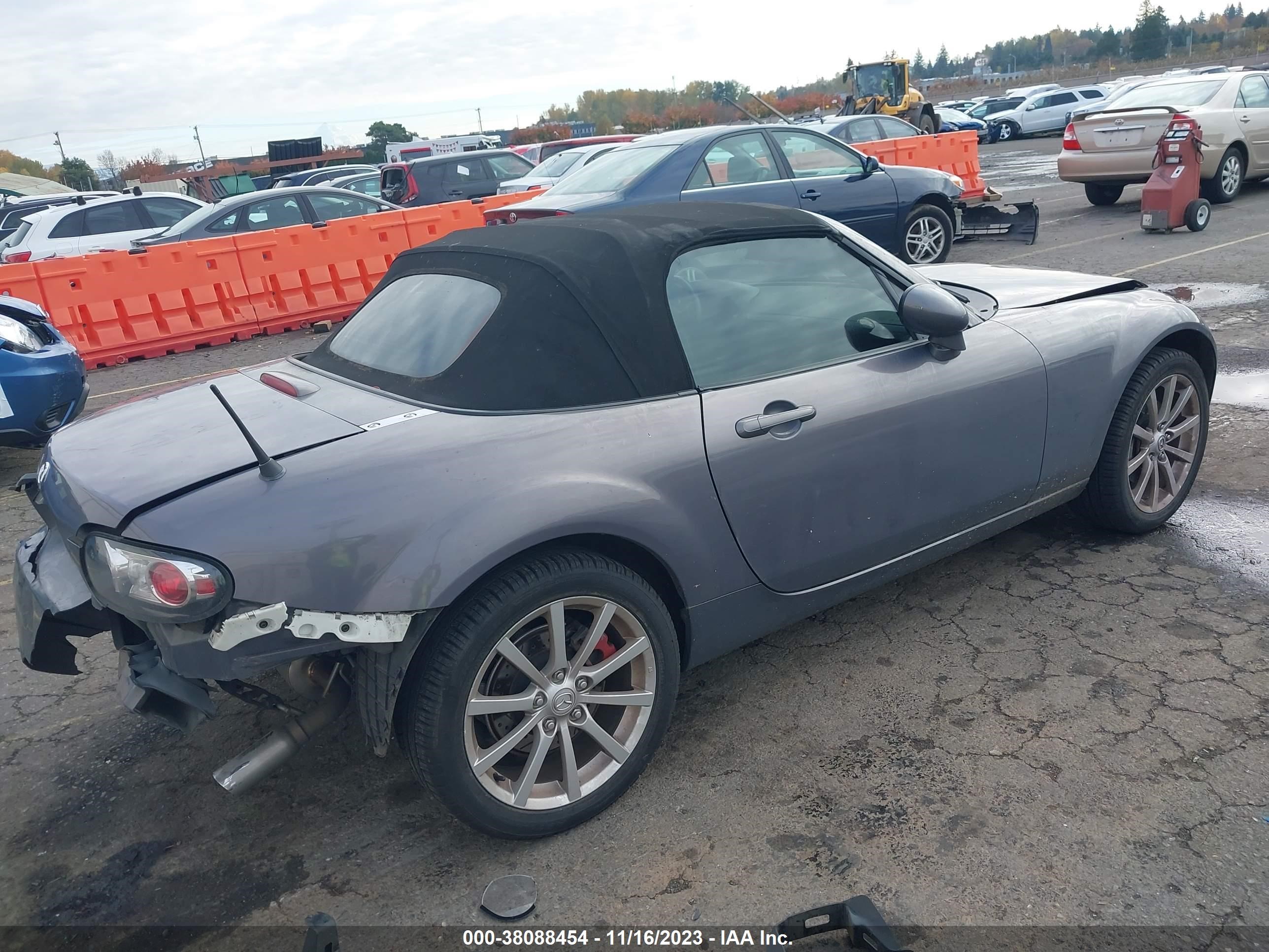 Photo 3 VIN: JM1NC25F670130378 - MAZDA MX-5 