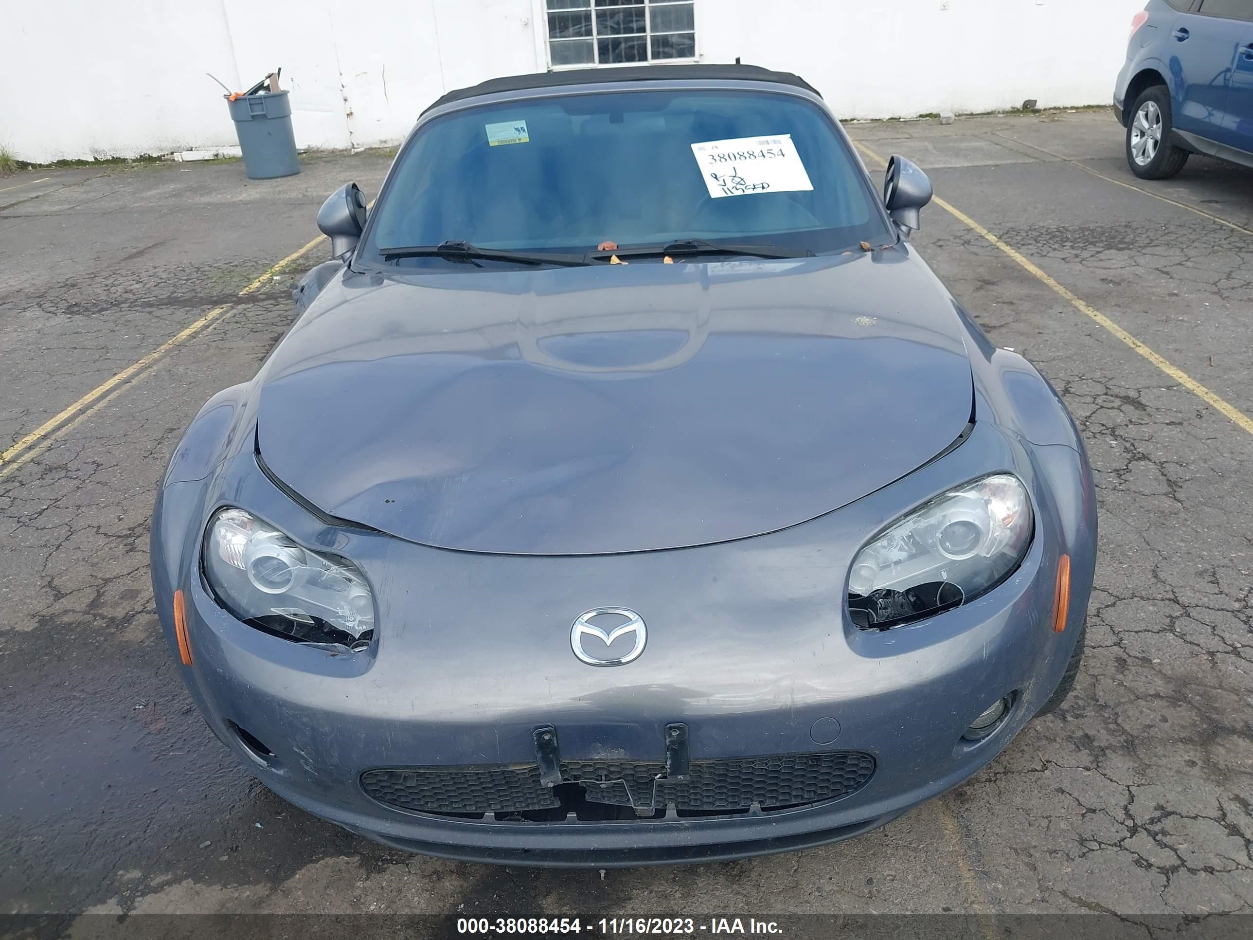 Photo 5 VIN: JM1NC25F670130378 - MAZDA MX-5 