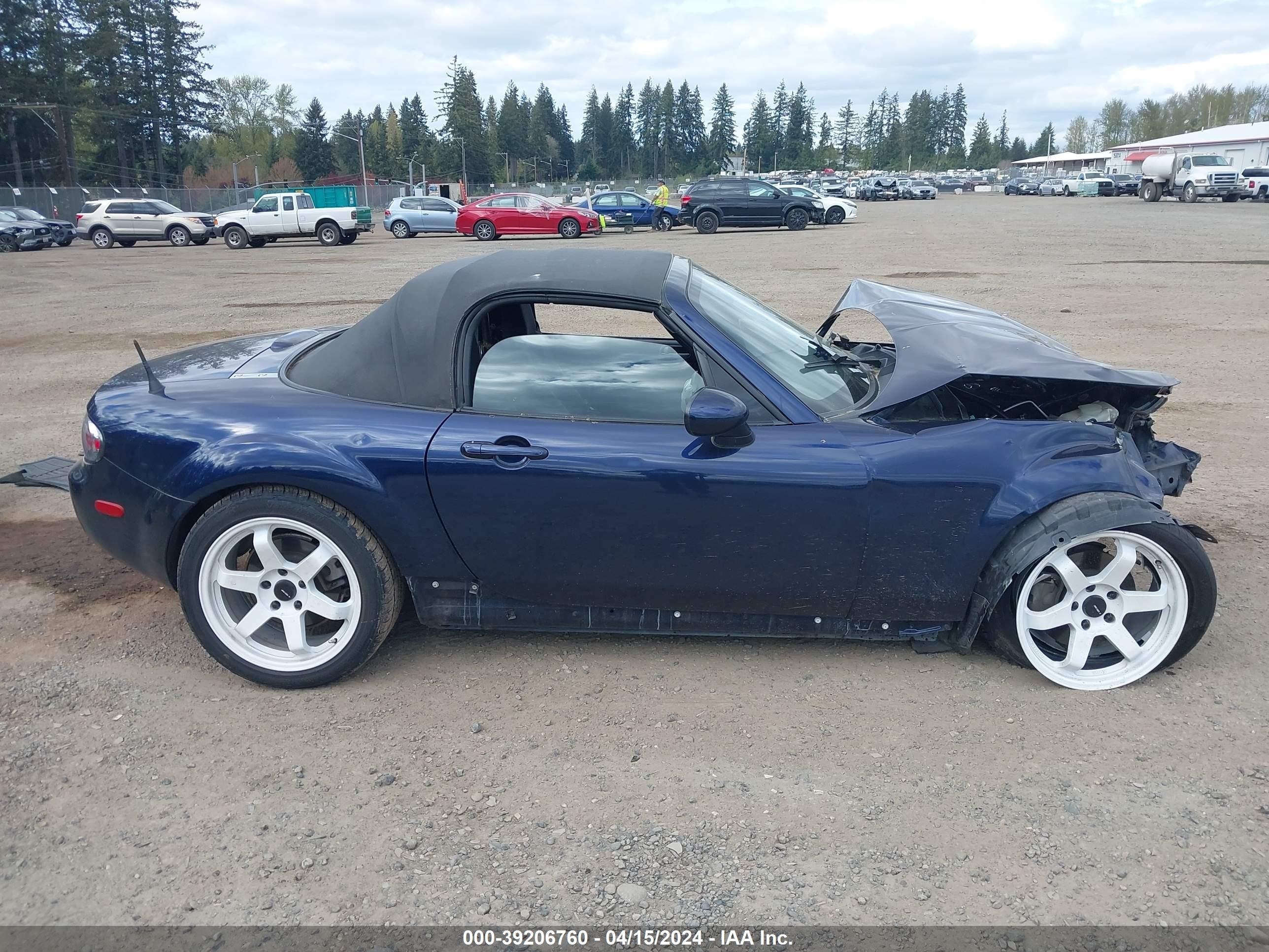 Photo 13 VIN: JM1NC25F680140877 - MAZDA MX-5 