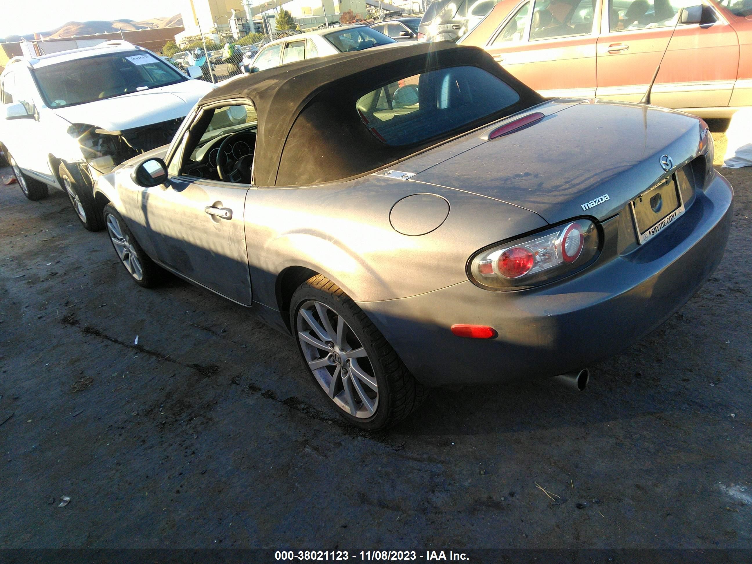 Photo 2 VIN: JM1NC25F860109675 - MAZDA MX-5 