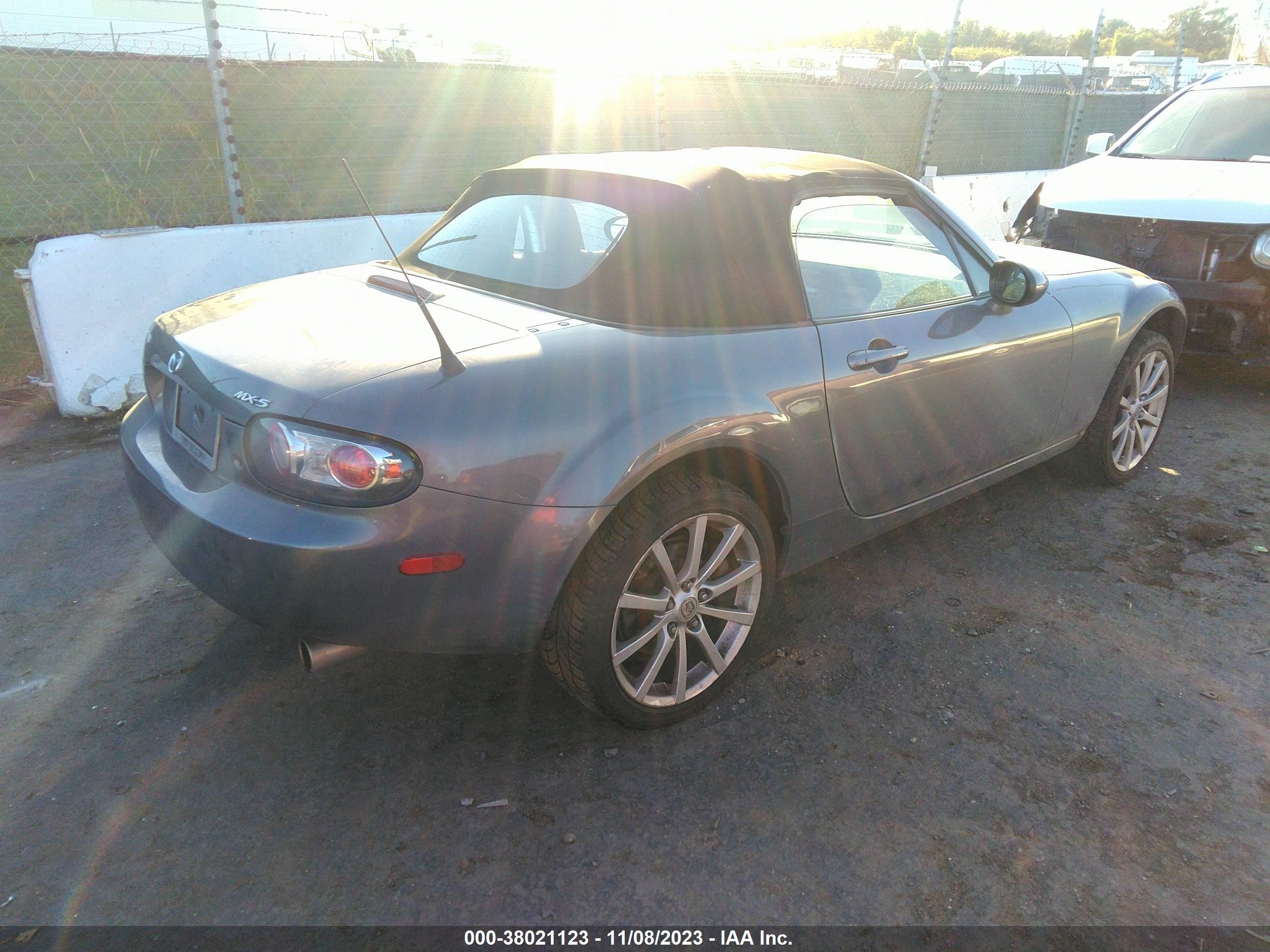 Photo 3 VIN: JM1NC25F860109675 - MAZDA MX-5 