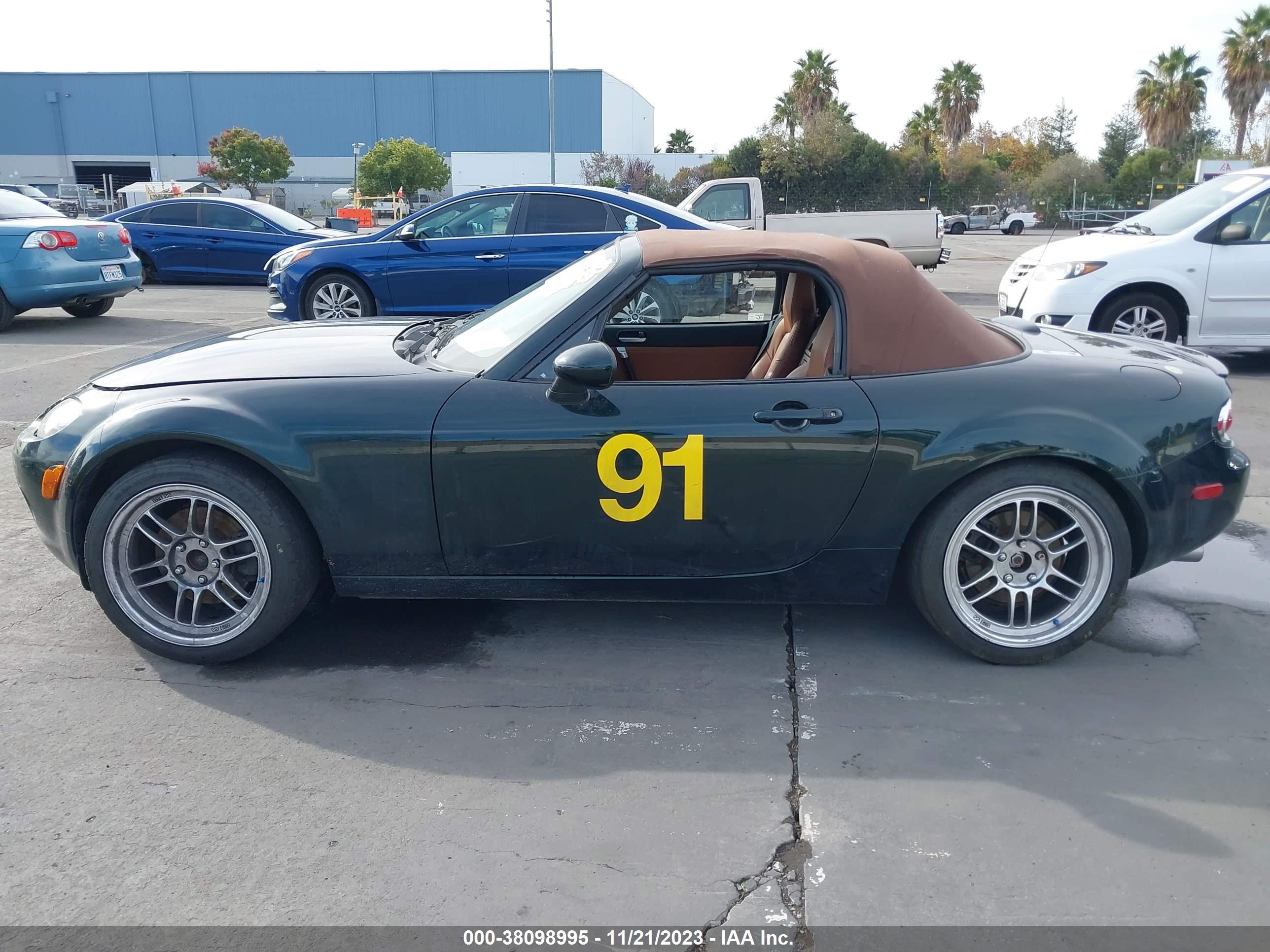 Photo 13 VIN: JM1NC25F970127054 - MAZDA MX-5 