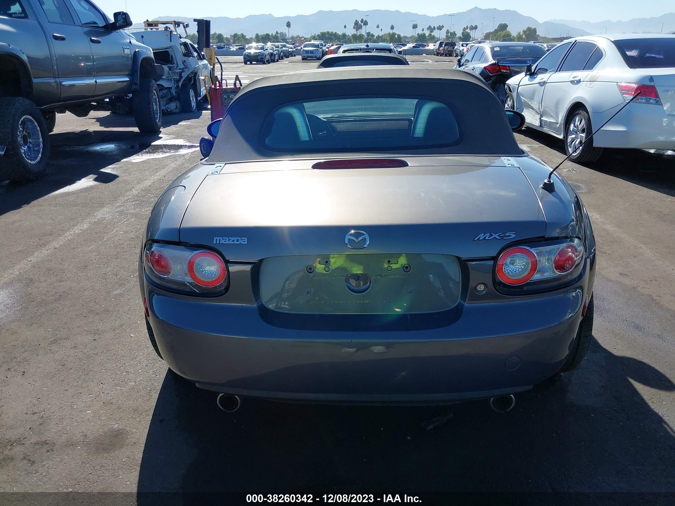 Photo 15 VIN: JM1NC25F980147449 - MAZDA MX-5 