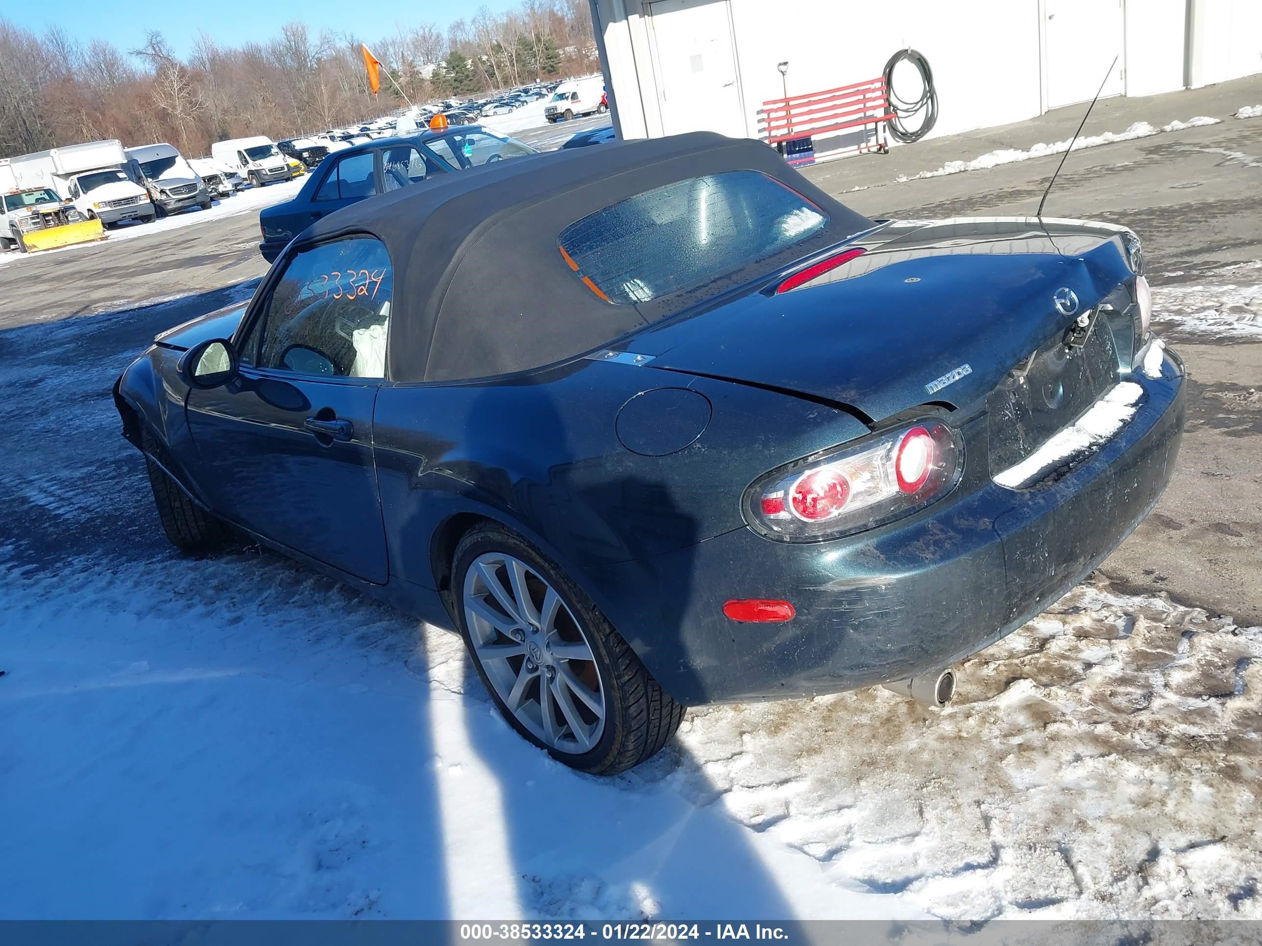 Photo 2 VIN: JM1NC25FX60115400 - MAZDA MX-5 