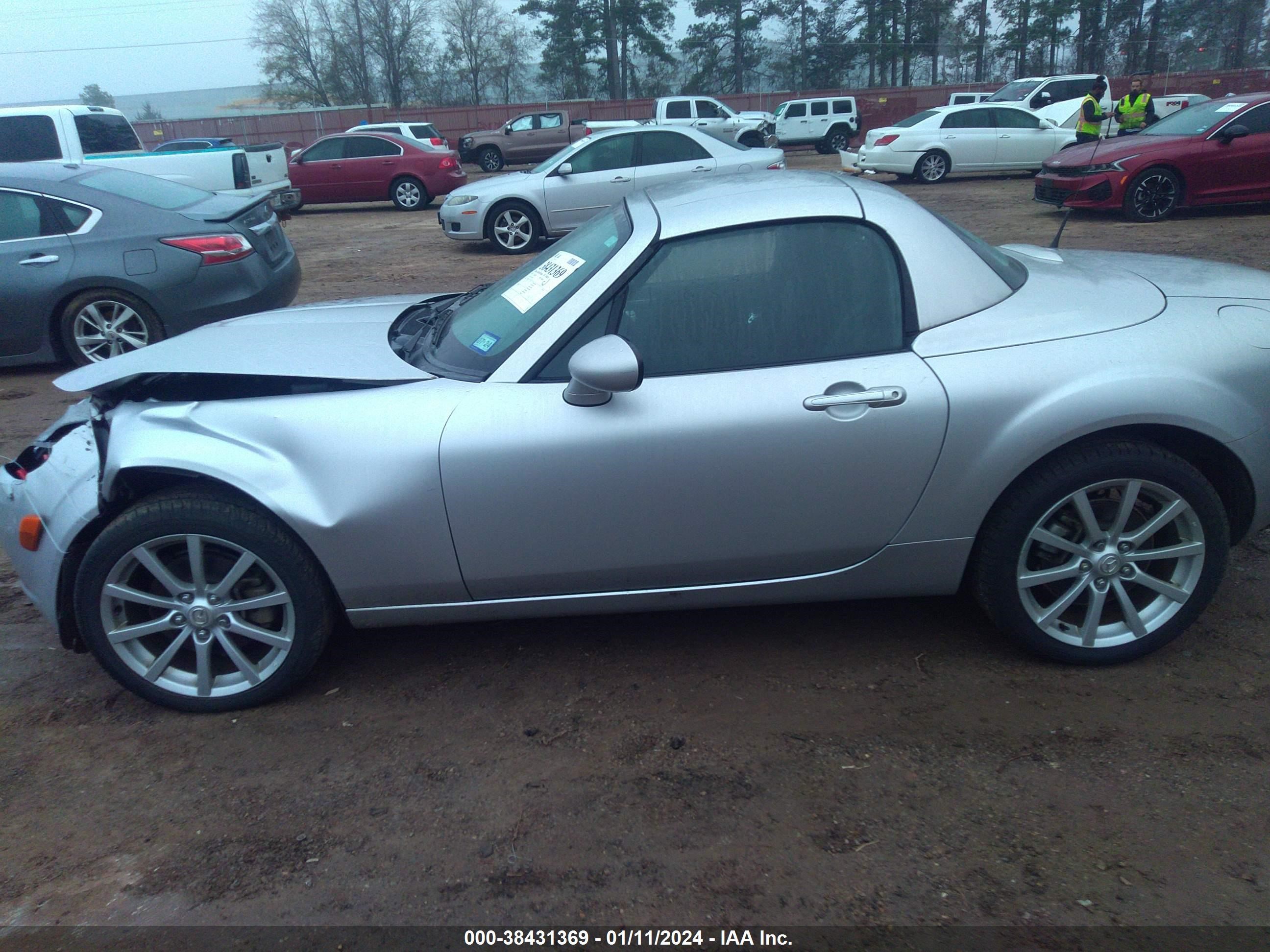 Photo 13 VIN: JM1NC26F270130702 - MAZDA MX-5 