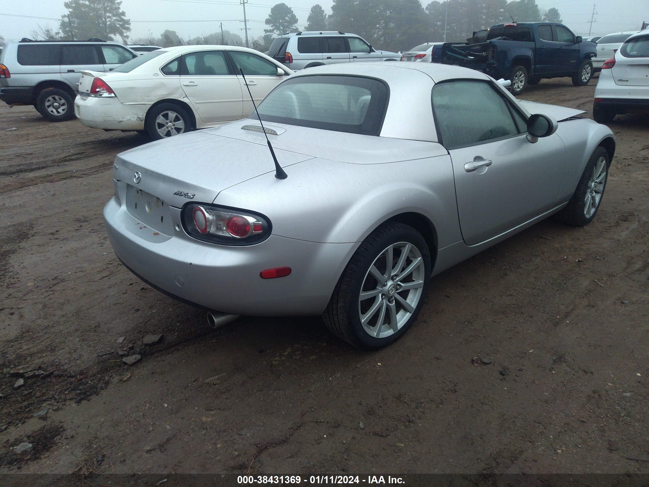 Photo 3 VIN: JM1NC26F270130702 - MAZDA MX-5 