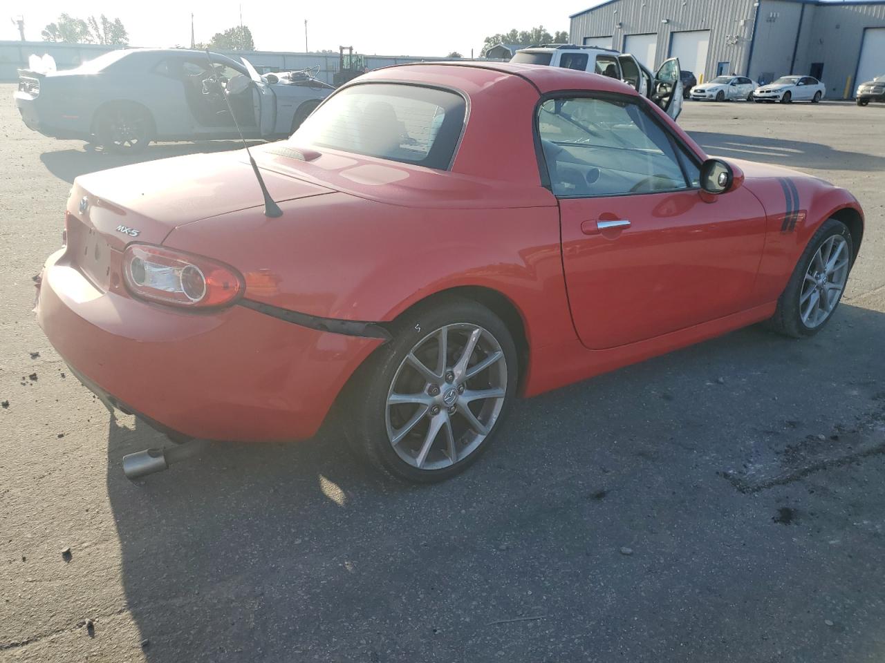 Photo 2 VIN: JM1NC26F290204431 - MAZDA MX-5 