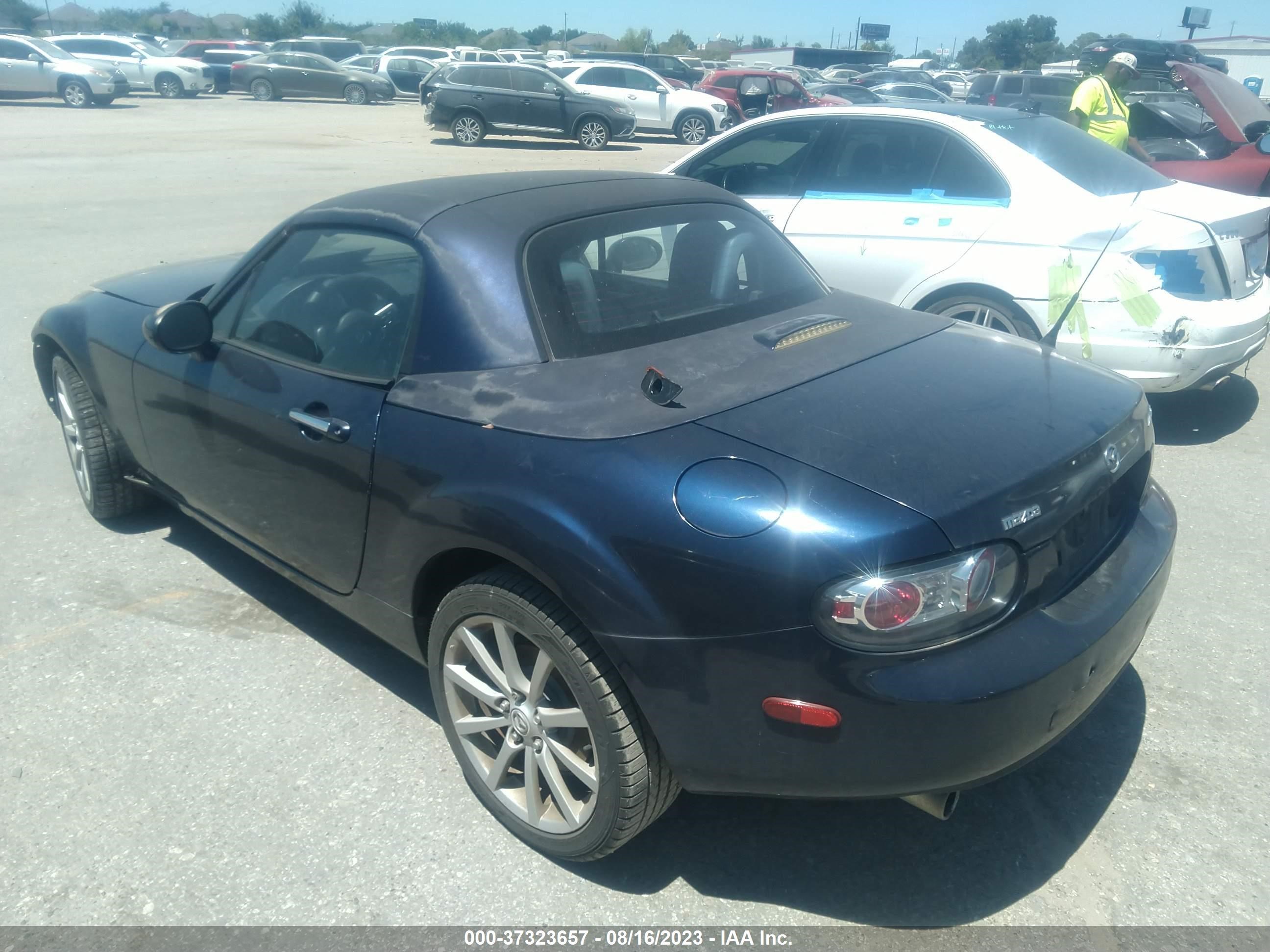 Photo 2 VIN: JM1NC26F570132041 - MAZDA MX-5 