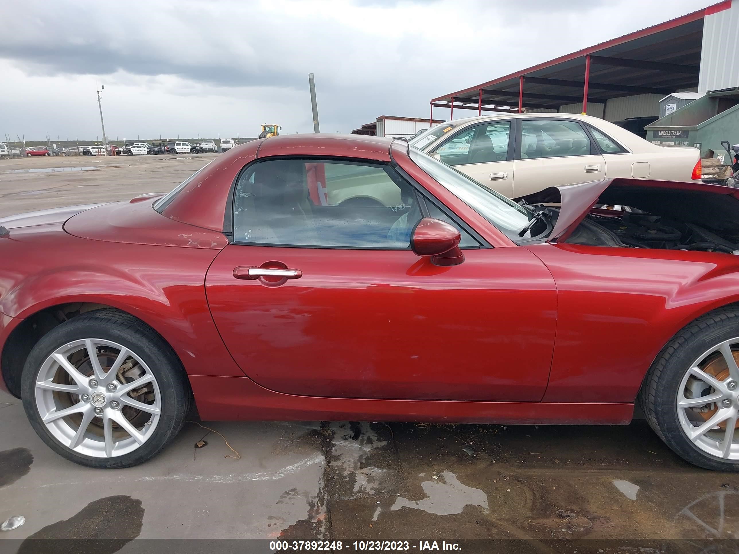 Photo 13 VIN: JM1NC26F890203350 - MAZDA MX-5 