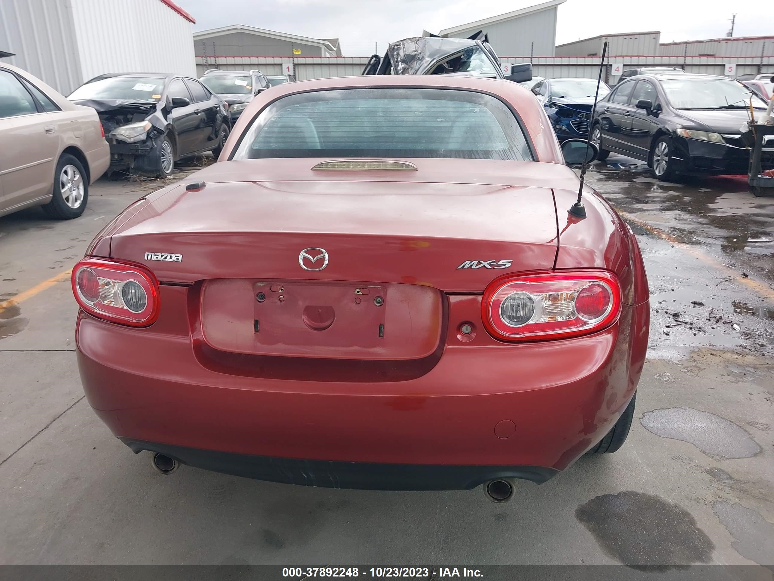 Photo 16 VIN: JM1NC26F890203350 - MAZDA MX-5 