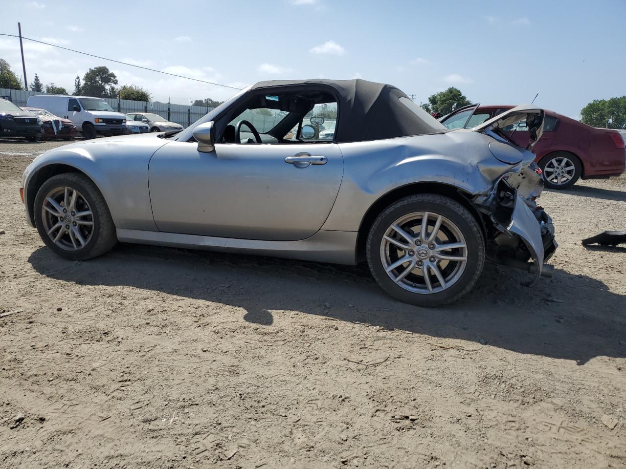 Photo 1 VIN: JM1NC2JF7B0214708 - MAZDA MX-5 