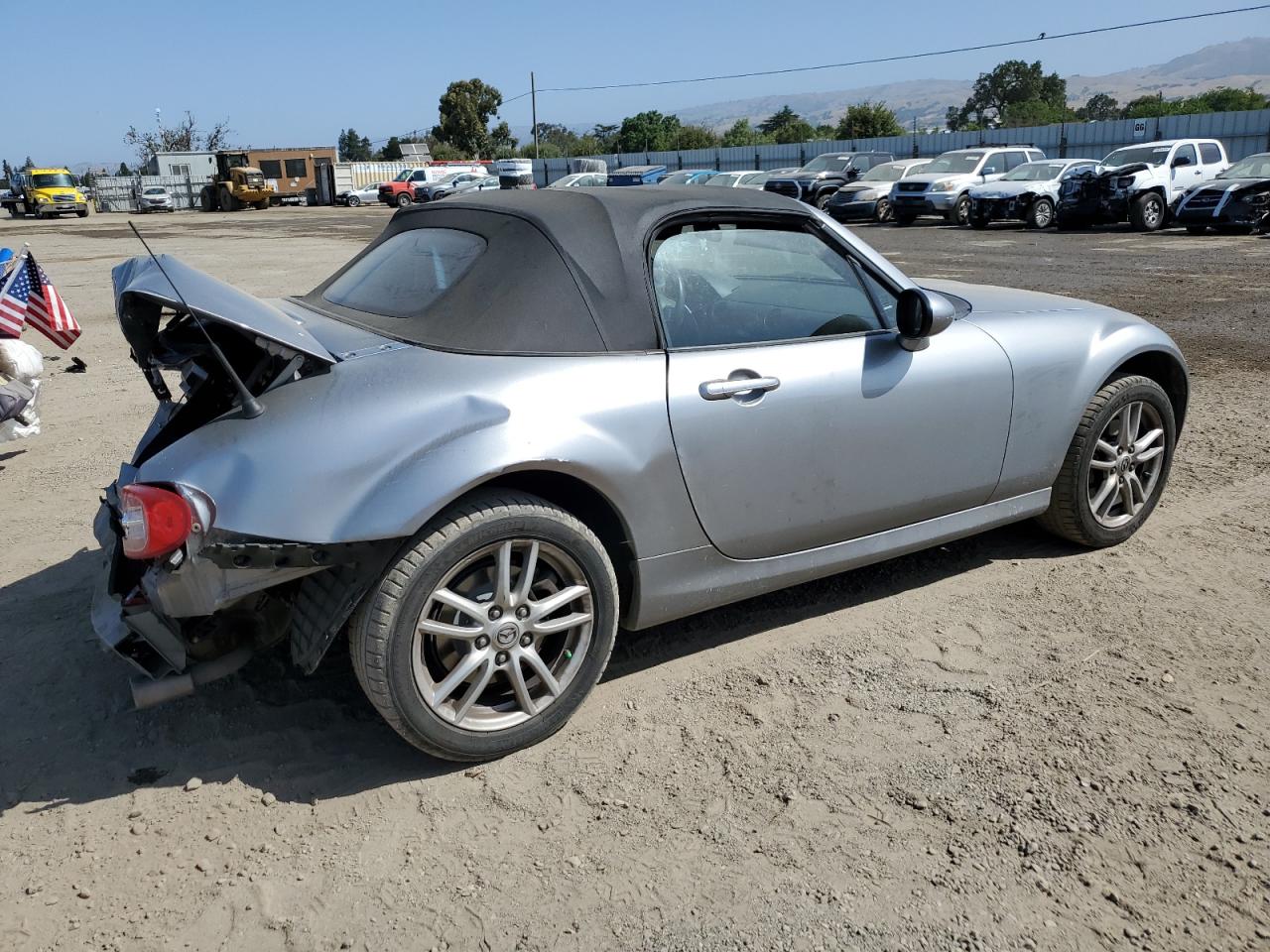 Photo 2 VIN: JM1NC2JF7B0214708 - MAZDA MX-5 