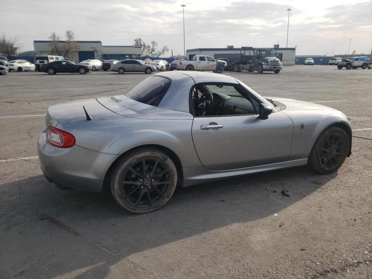 Photo 2 VIN: JM1NC2MF1B0216112 - MAZDA MX-5 