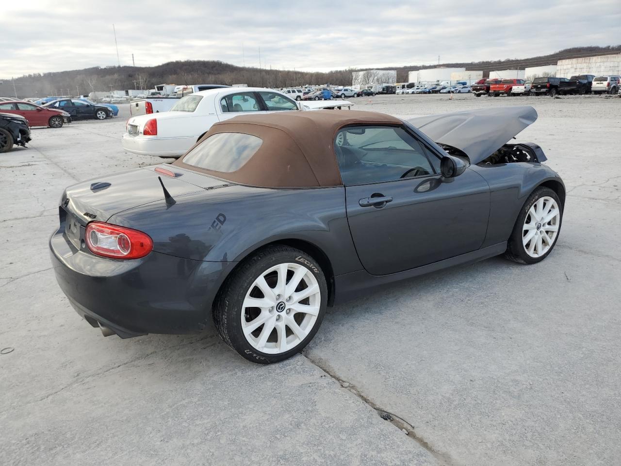 Photo 2 VIN: JM1NC2NF0F0239868 - MAZDA MX-5 