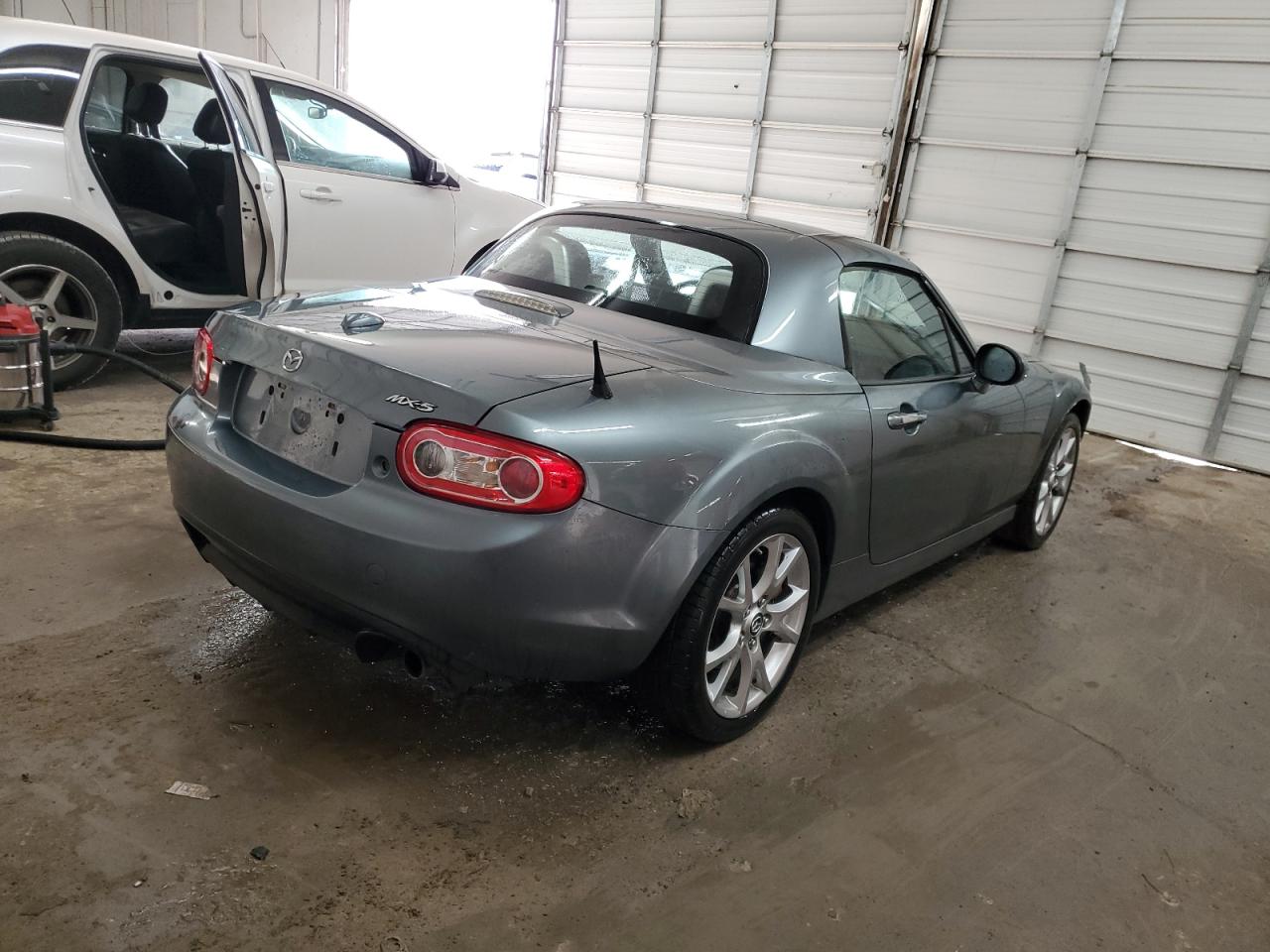 Photo 2 VIN: JM1NC2PF1D0231451 - MAZDA MX-5 