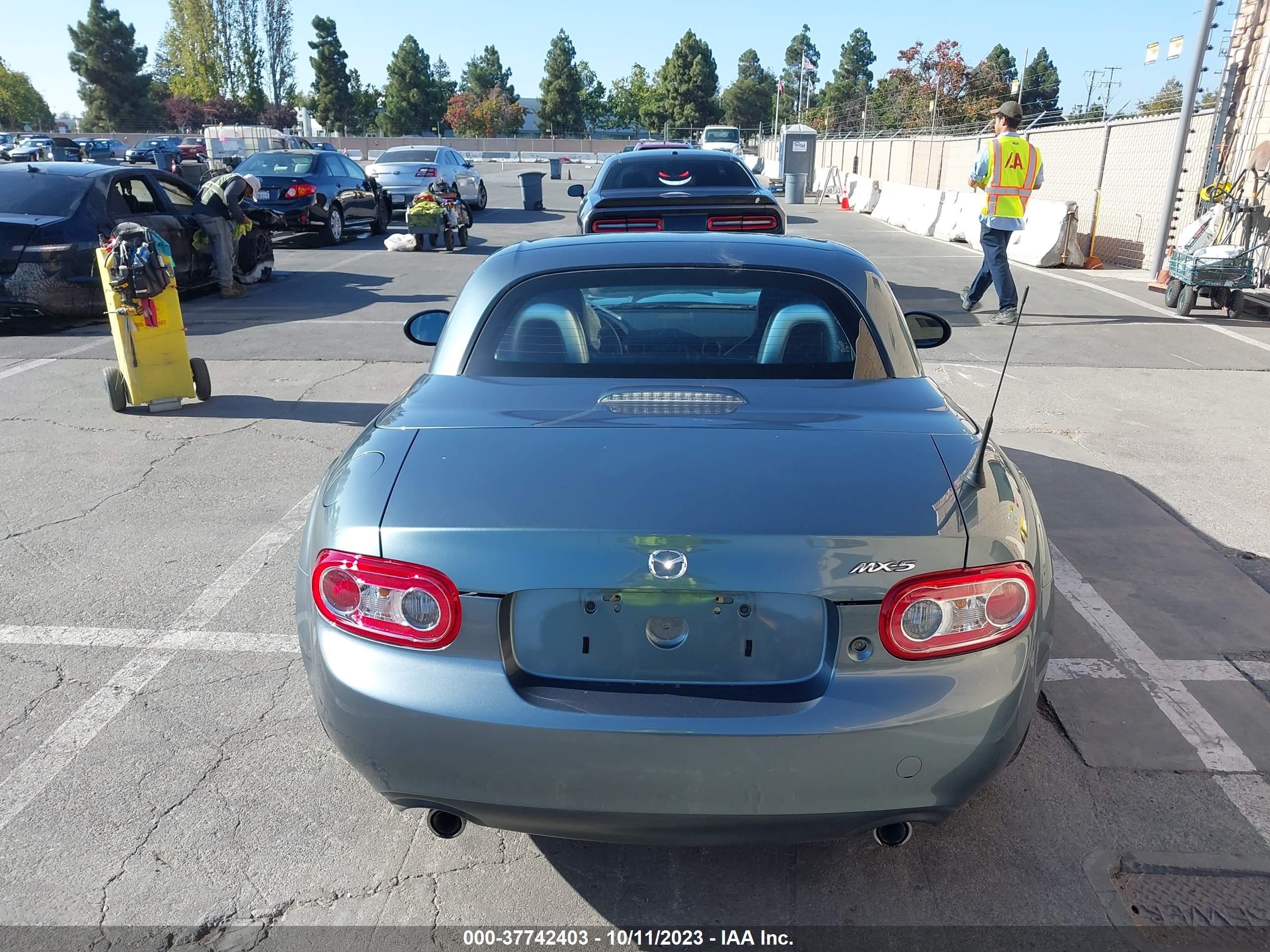 Photo 15 VIN: JM1NC2PF8D0233181 - MAZDA MX-5 